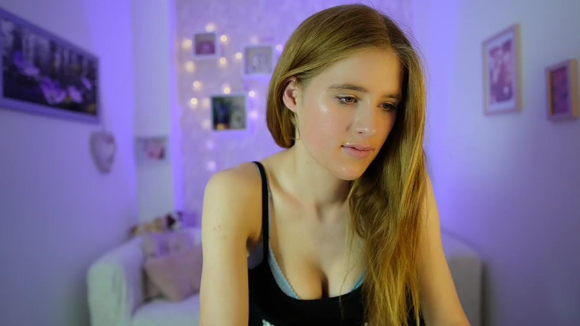 Gallery image thumbnail from Monika_Dee's myfreecams stream on, 06/18/2024, 16:36 image 6 of 20