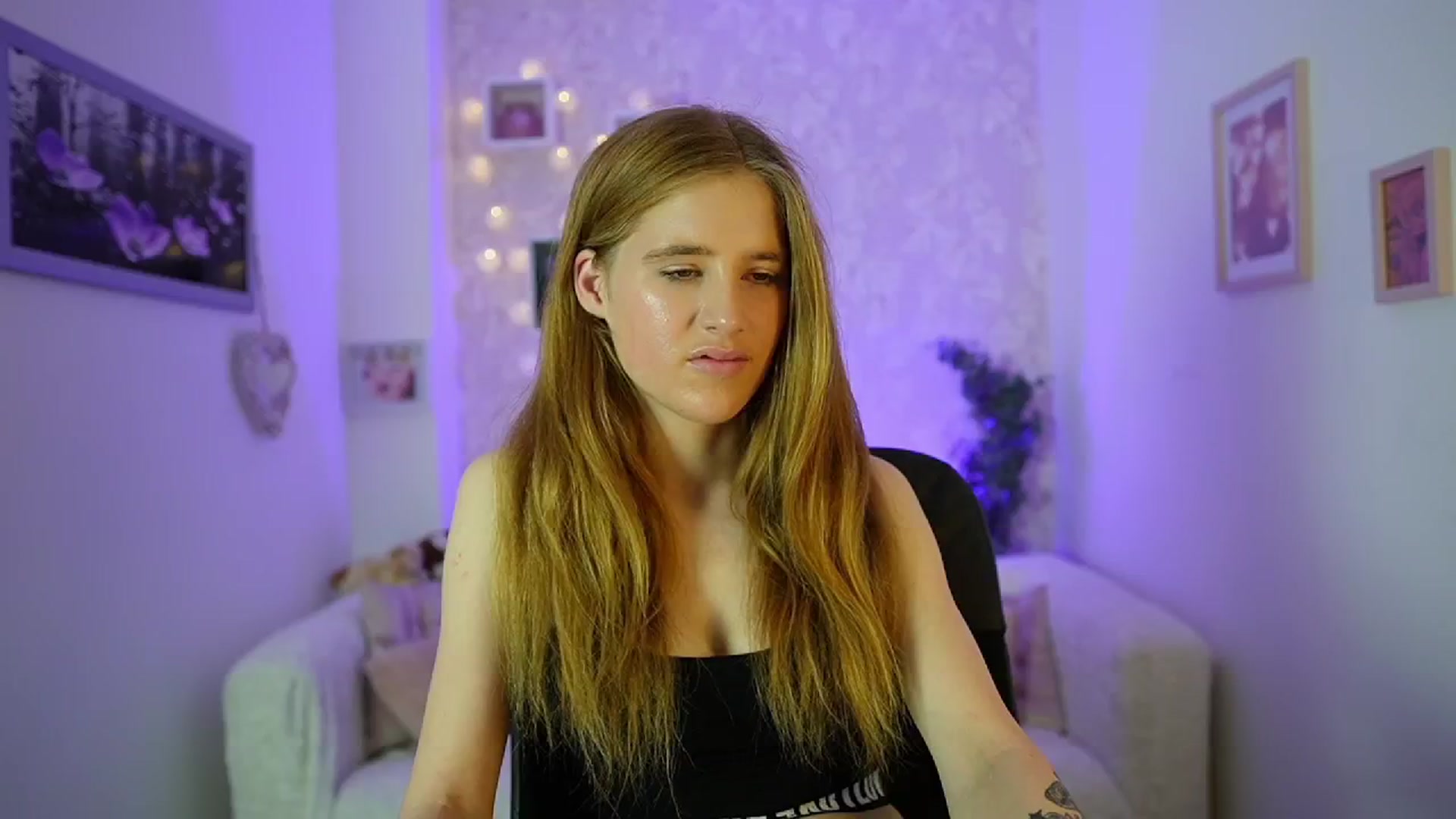 Gallery image thumbnail from Monika_Dee's myfreecams stream on, 06/18/2024, 16:36 image 13 of 20