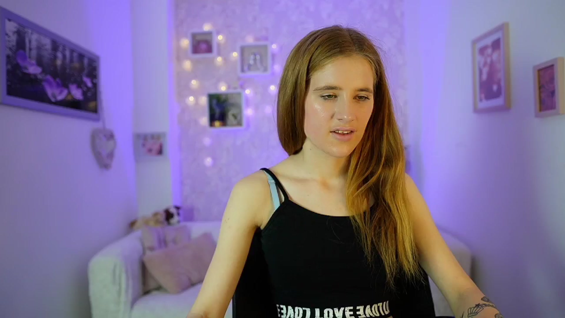 Gallery image thumbnail from Monika_Dee's myfreecams stream on, 06/18/2024, 17:44 image 1 of 20