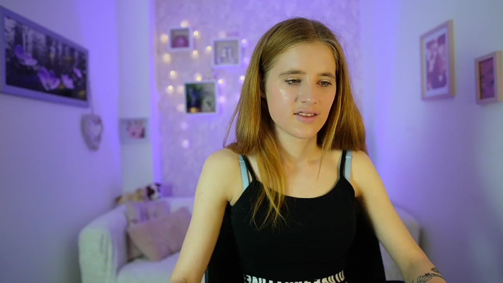 Gallery image thumbnail from Monika_Dee's myfreecams stream on, 06/18/2024, 17:44 image 2 of 20