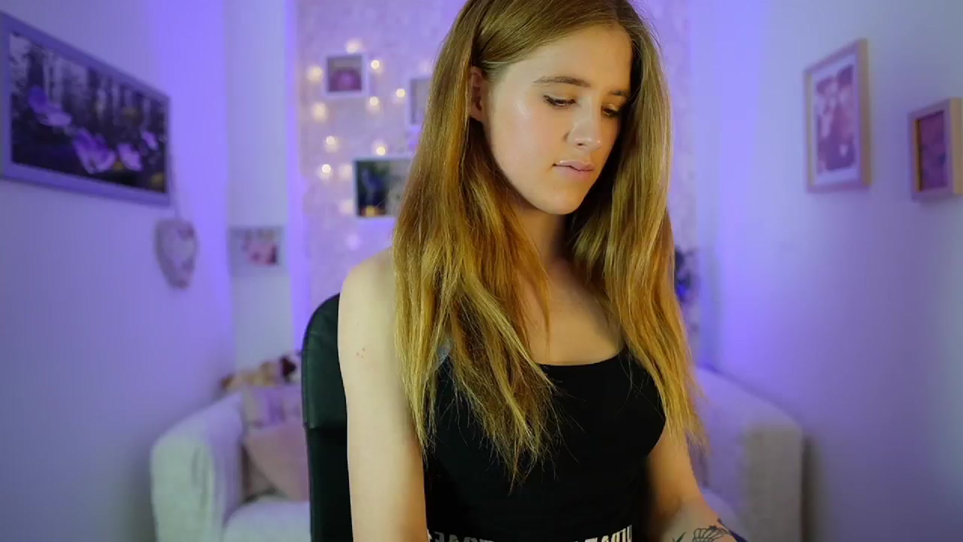 Gallery image thumbnail from Monika_Dee's myfreecams stream on, 06/18/2024, 17:44 image 12 of 20