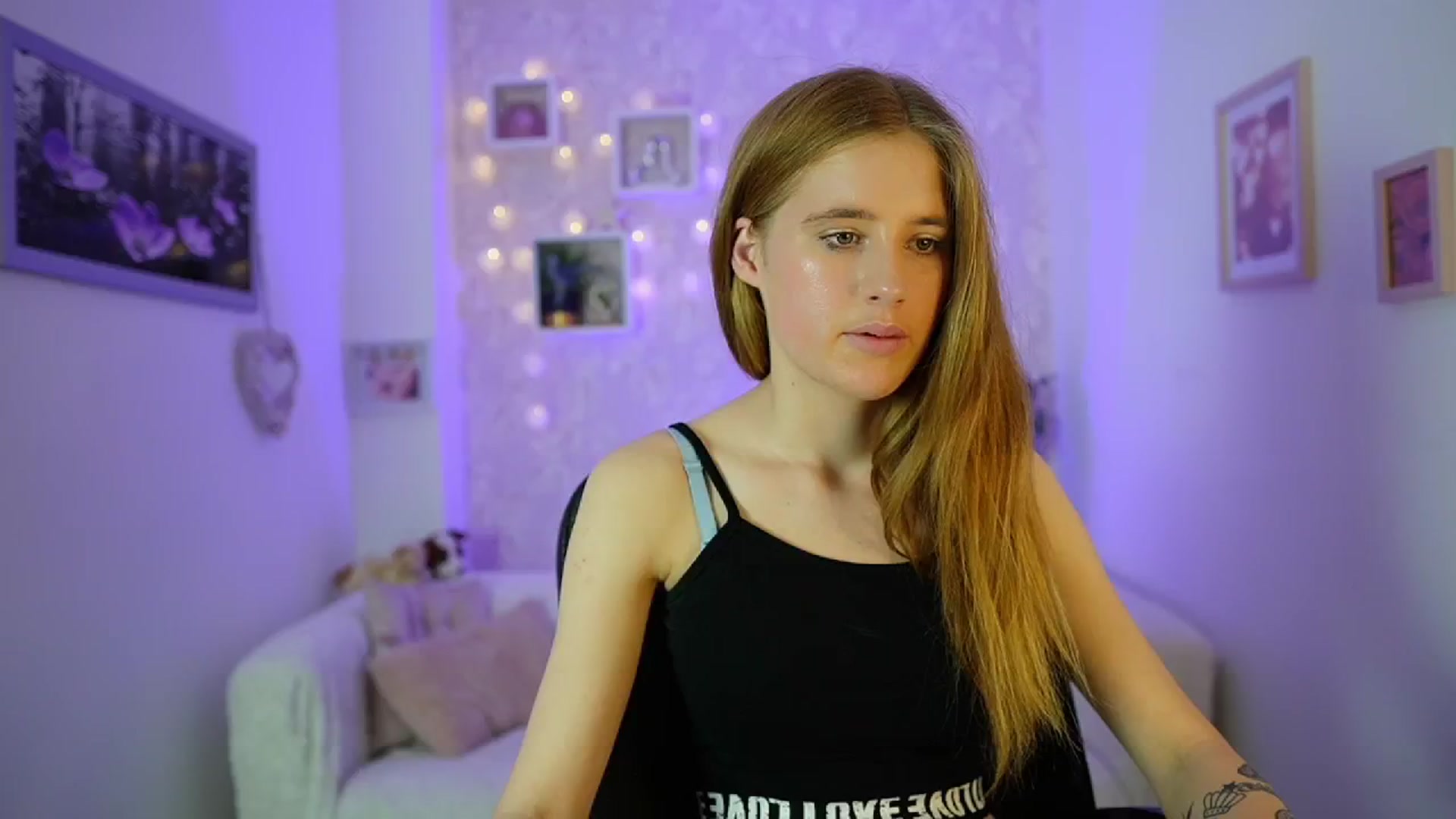 Gallery image thumbnail from Monika_Dee's myfreecams stream on, 06/18/2024, 17:44 image 4 of 20