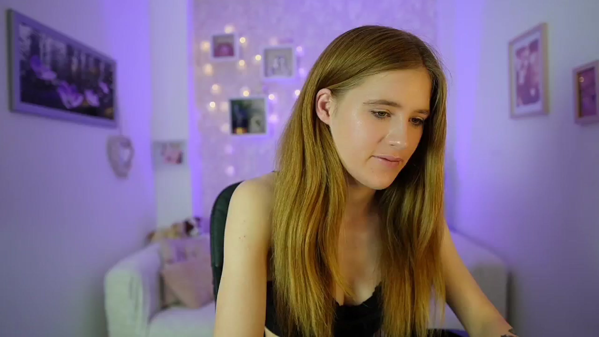 Gallery image thumbnail from Monika_Dee's myfreecams stream on, 06/19/2024, 15:43 image 18 of 20