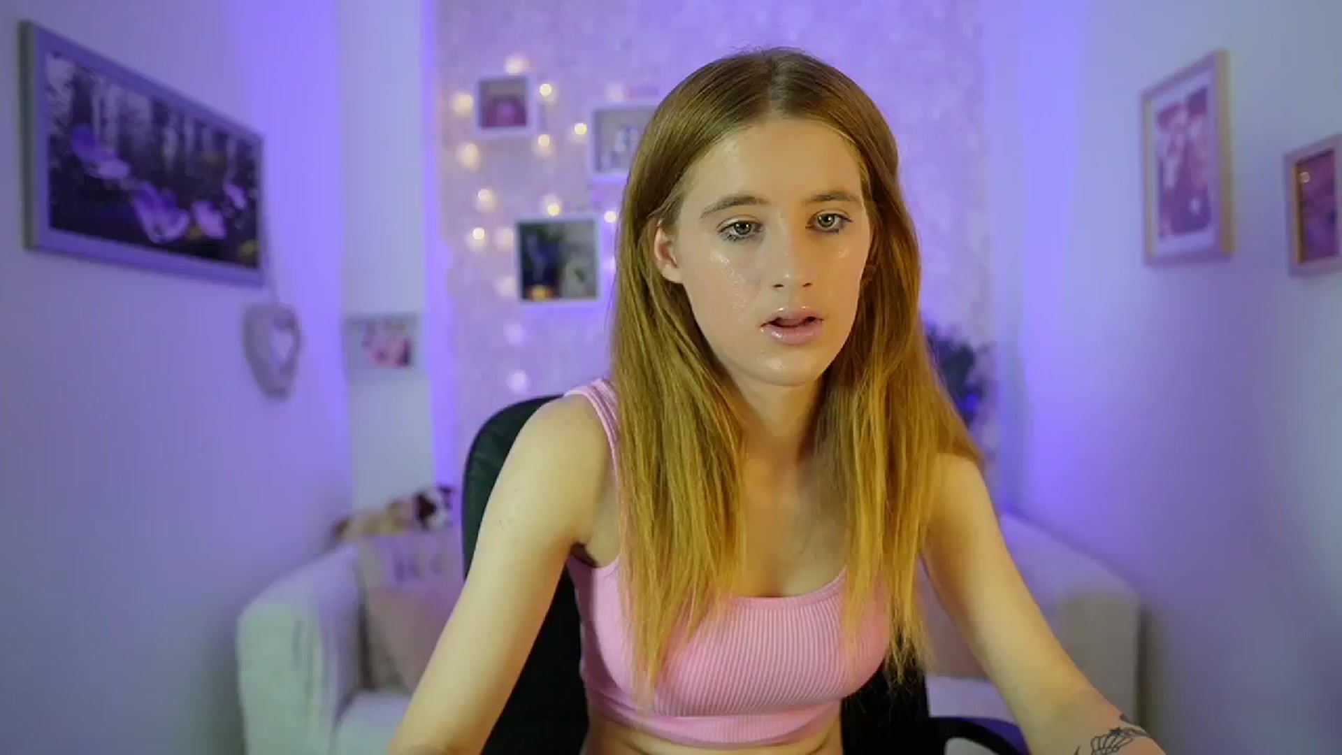 Gallery image thumbnail from Monika_Dee's myfreecams stream on, 06/20/2024, 14:04 image 9 of 20