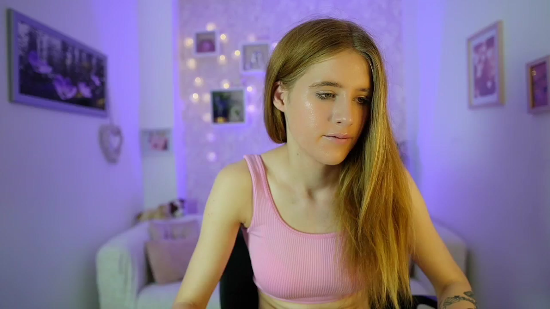 Gallery image thumbnail from Monika_Dee's myfreecams stream on, 06/20/2024, 15:12 image 7 of 20