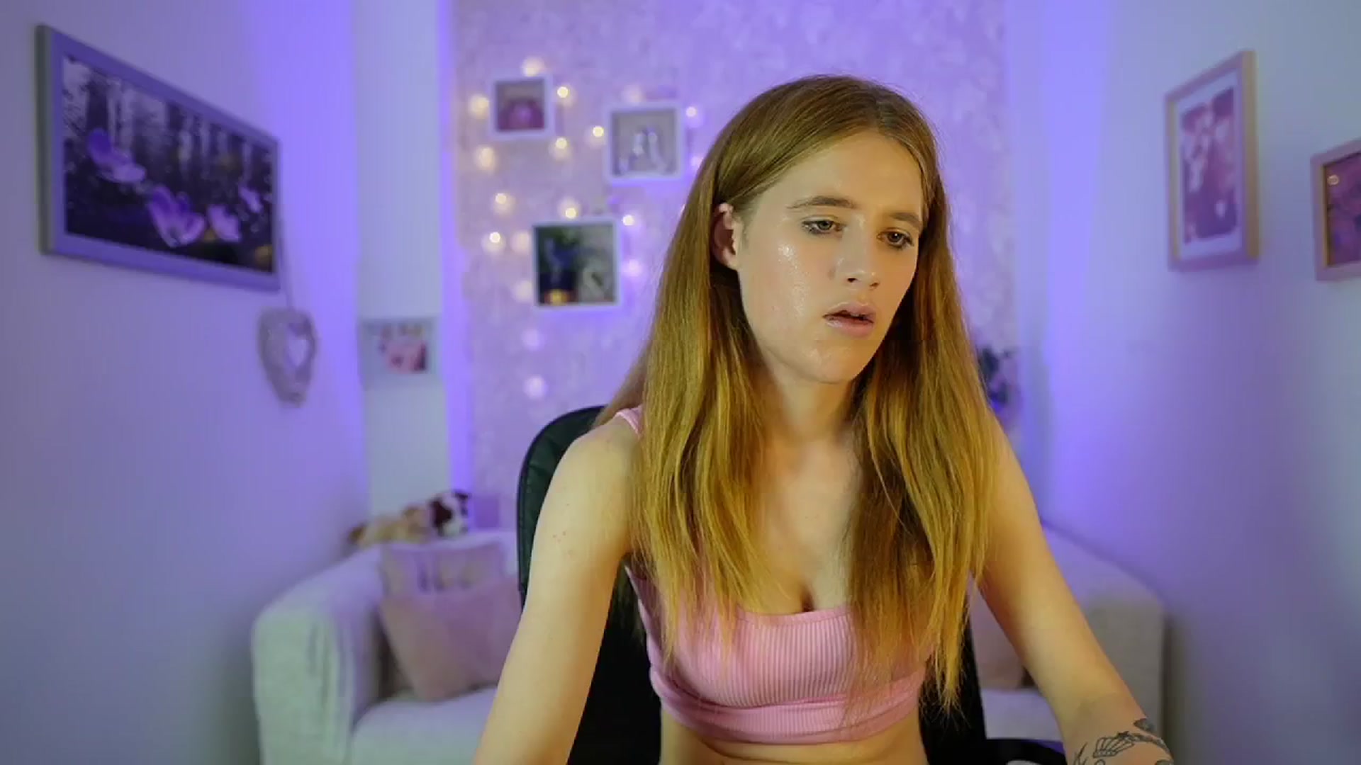 Gallery image thumbnail from Monika_Dee's myfreecams stream on, 06/20/2024, 17:01 image 15 of 20