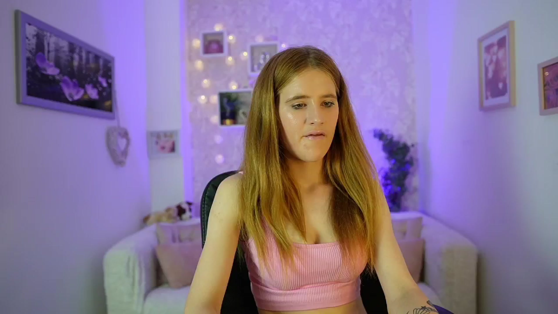 Gallery image thumbnail from Monika_Dee's myfreecams stream on, 06/20/2024, 17:01 image 14 of 20
