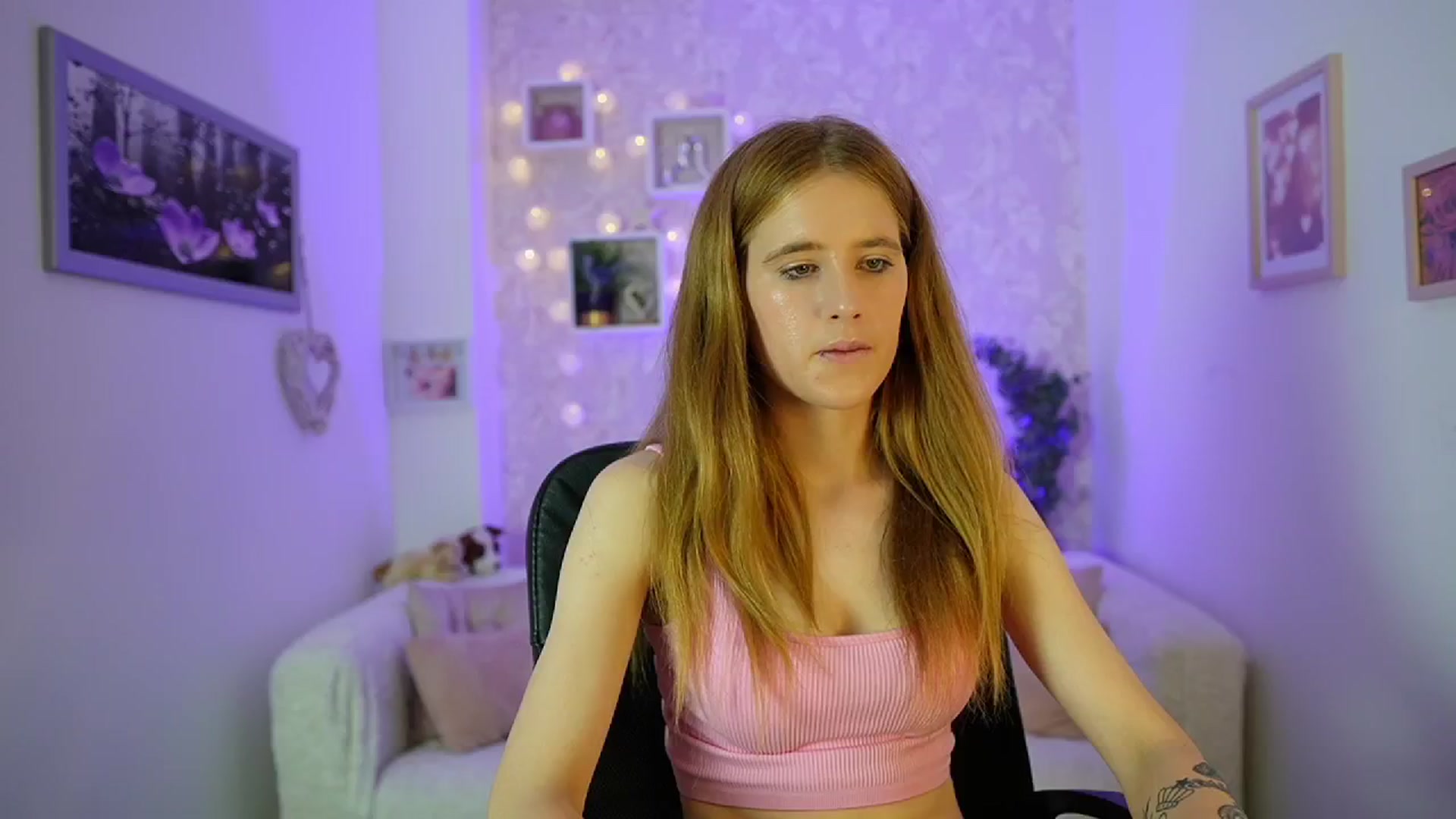 Gallery image thumbnail from Monika_Dee's myfreecams stream on, 06/20/2024, 17:01 image 13 of 20