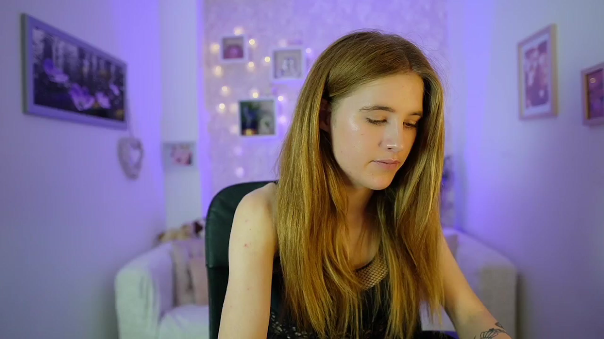Gallery image thumbnail from Monika_Dee's myfreecams stream on, 06/24/2024, 16:48 image 20 of 20