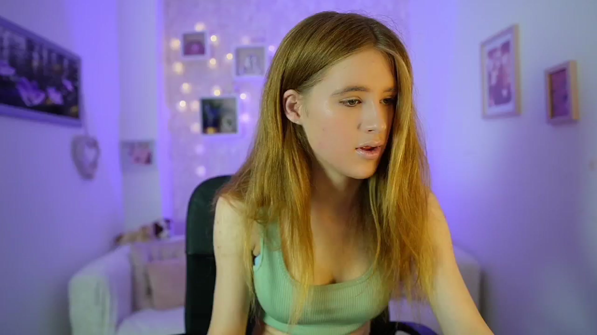 Gallery image thumbnail from Monika_Dee's myfreecams stream on, 06/26/2024, 12:59 image 8 of 20