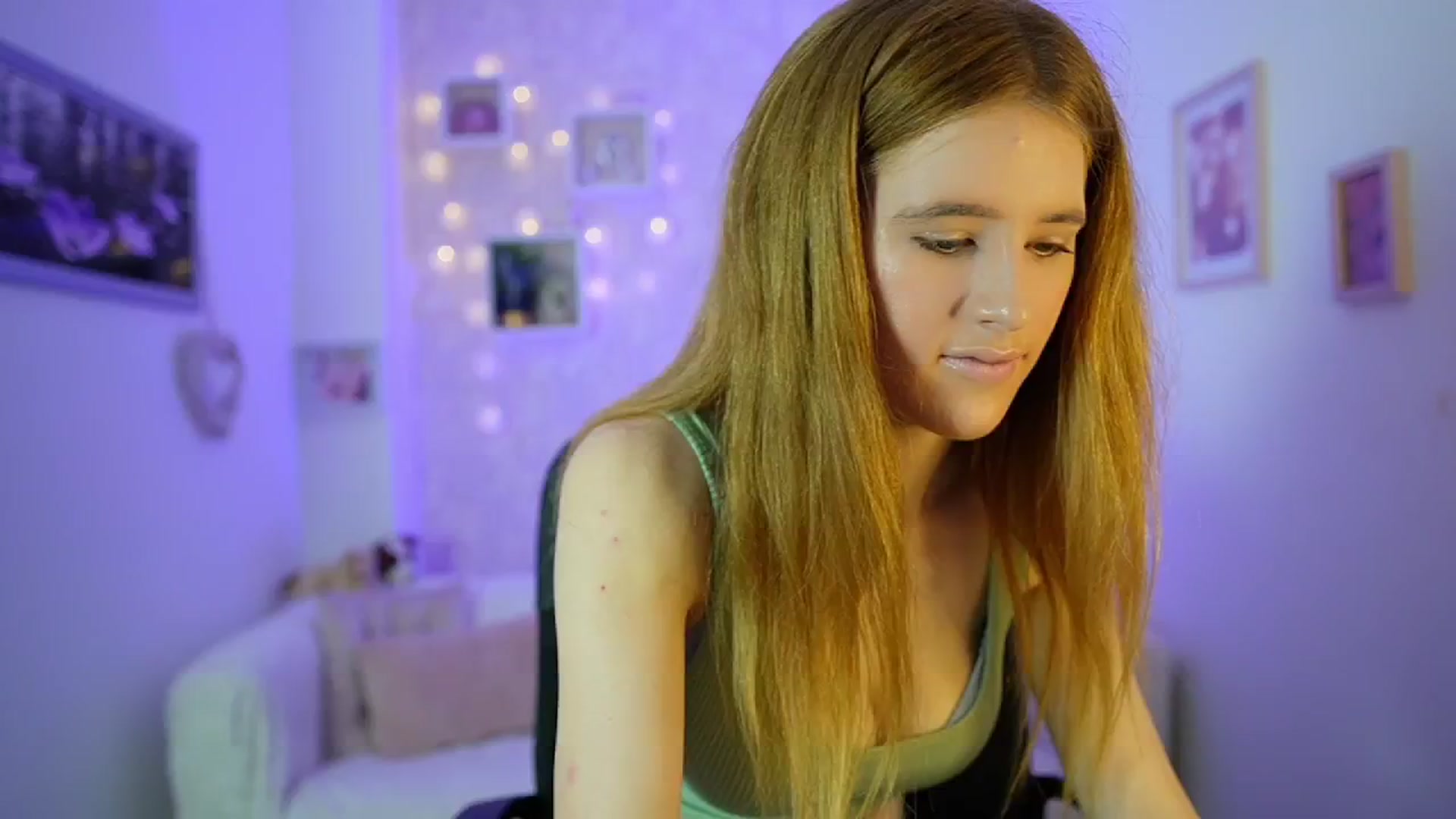 Gallery image thumbnail from Monika_Dee's myfreecams stream on, 06/26/2024, 14:08 image 13 of 20
