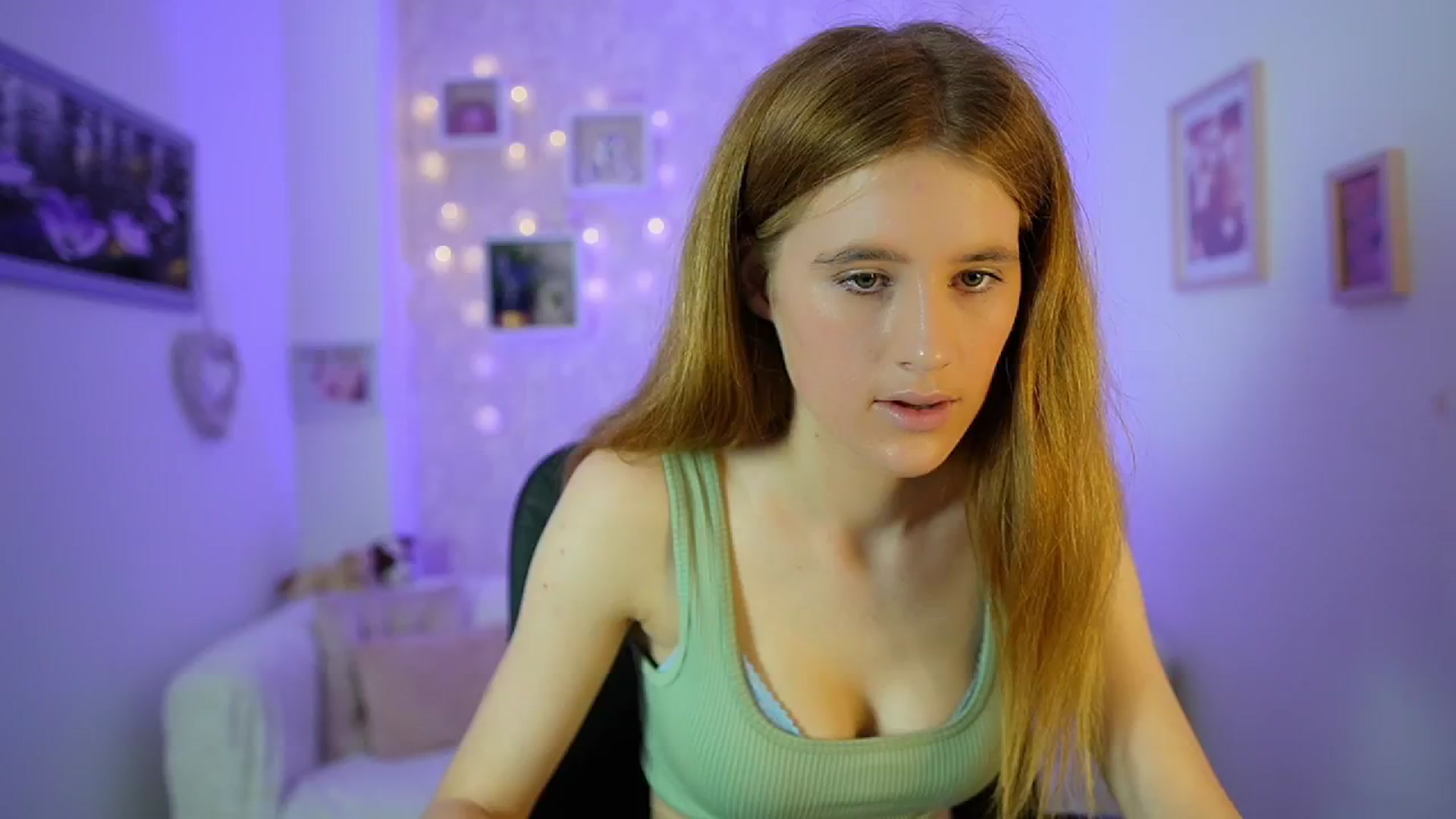 Gallery image thumbnail from Monika_Dee's myfreecams stream on, 06/26/2024, 16:07 image 14 of 20