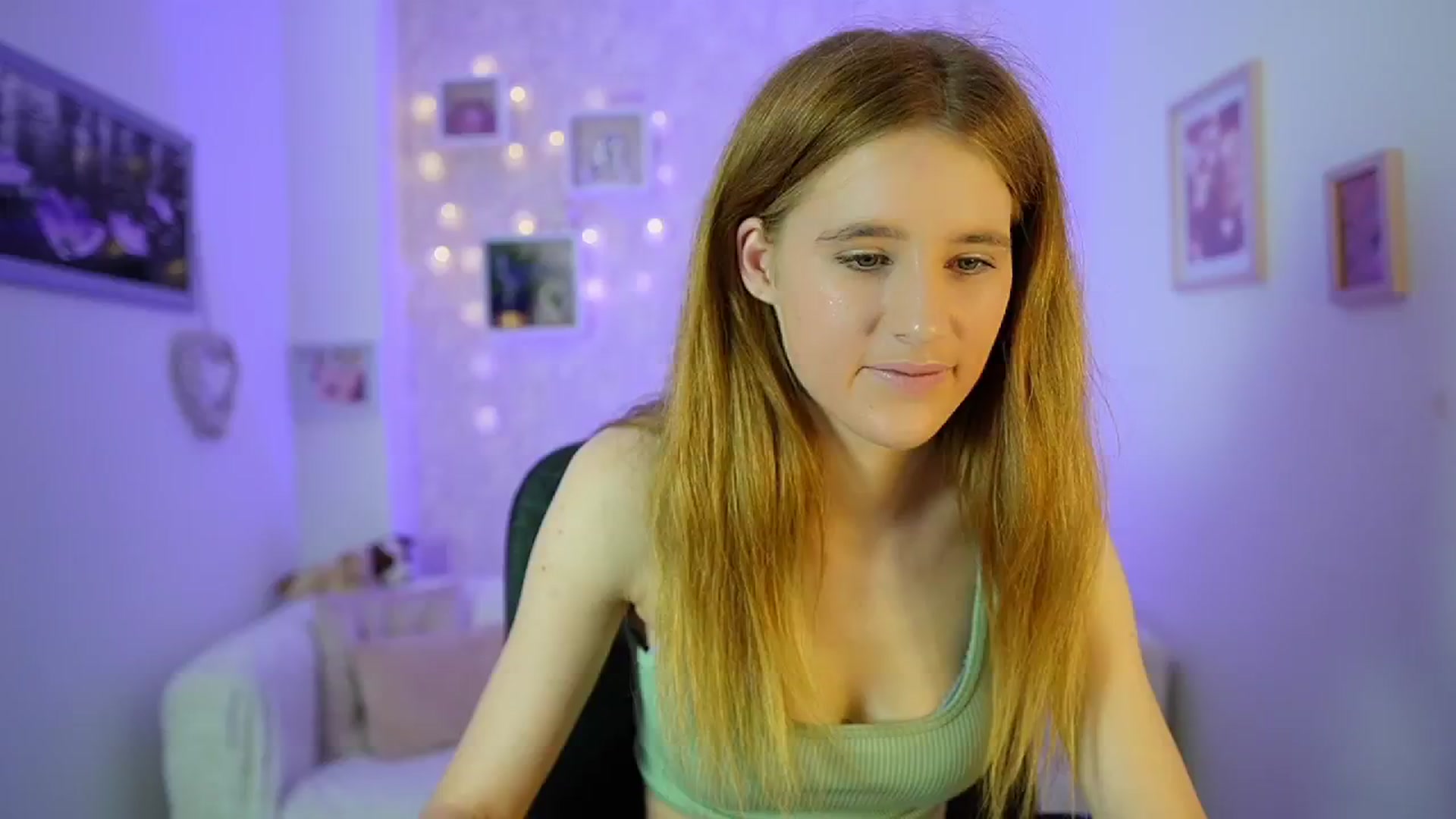 Gallery image thumbnail from Monika_Dee's myfreecams stream on, 06/26/2024, 16:07 image 11 of 20