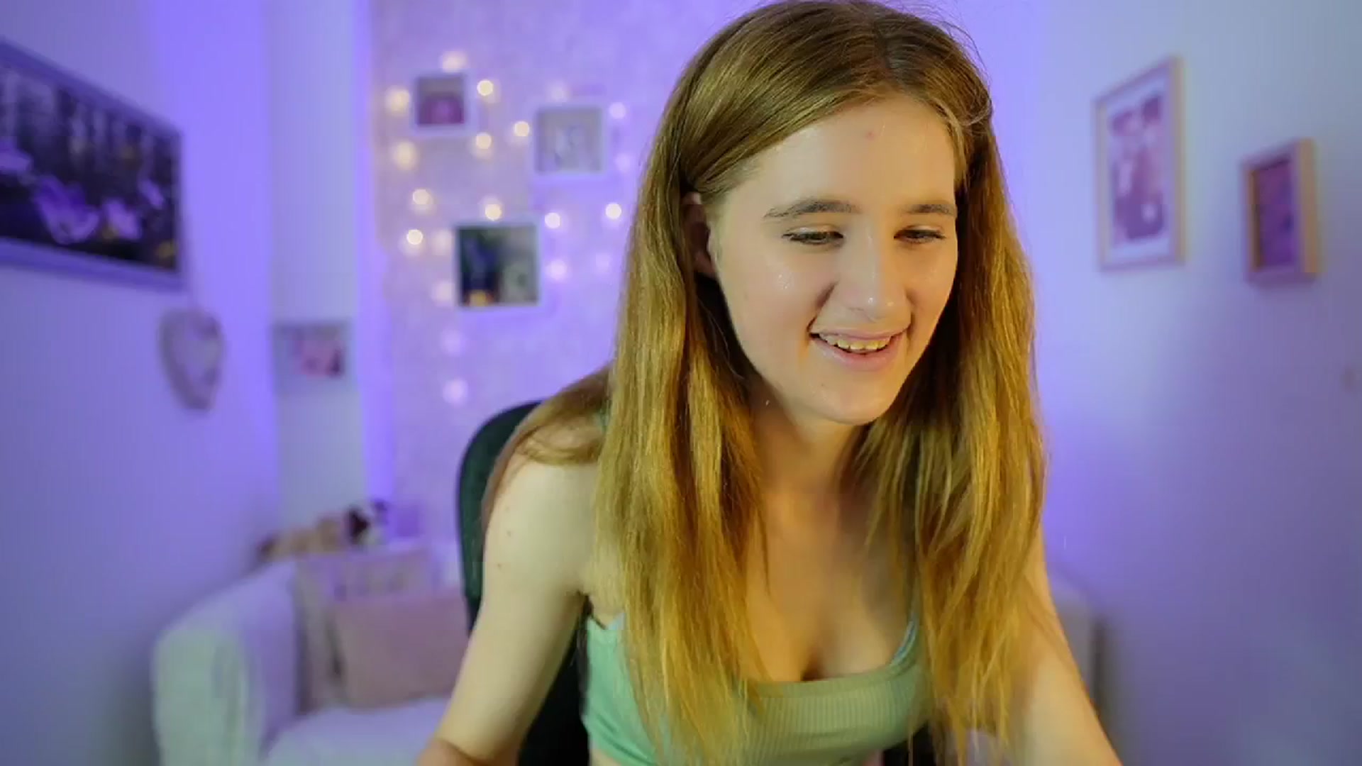 Gallery image thumbnail from Monika_Dee's myfreecams stream on, 06/26/2024, 17:03 image 16 of 20