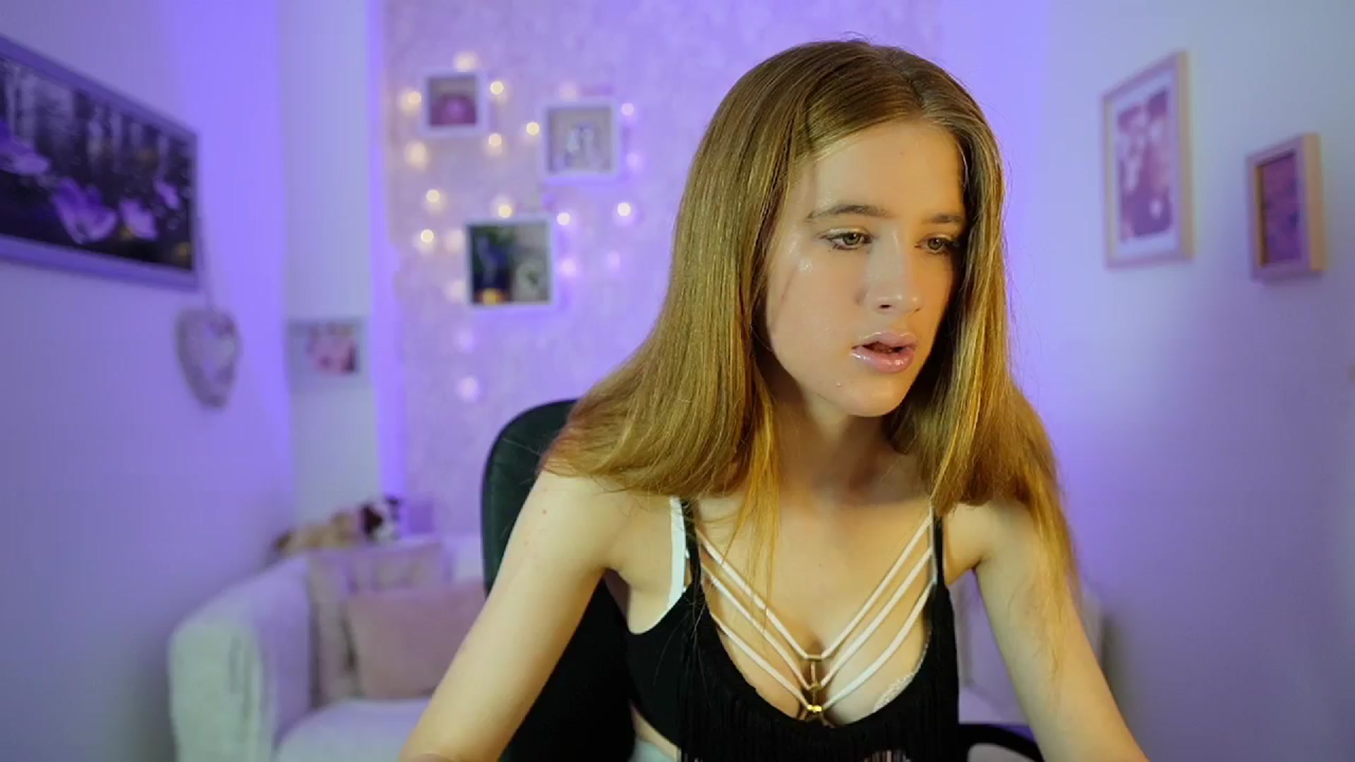 Gallery image thumbnail from Monika_Dee's myfreecams stream on, 06/28/2024, 12:26 image 15 of 20