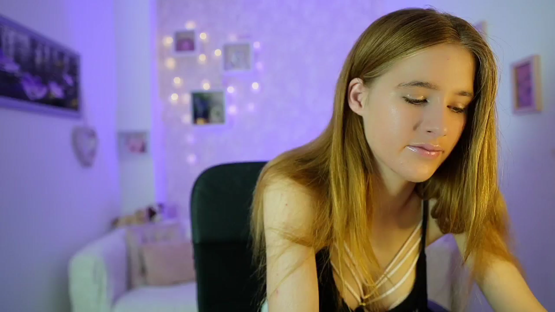 Gallery image thumbnail from Monika_Dee's myfreecams stream on, 06/28/2024, 12:26 image 20 of 20