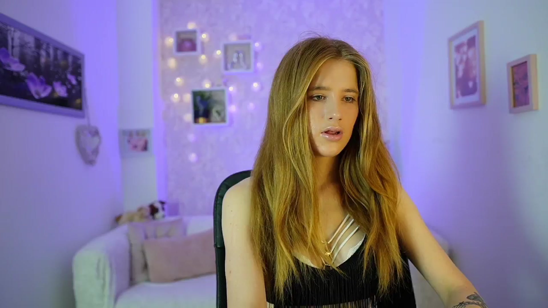 Gallery image thumbnail from Monika_Dee's myfreecams stream on, 06/28/2024, 13:54 image 15 of 20