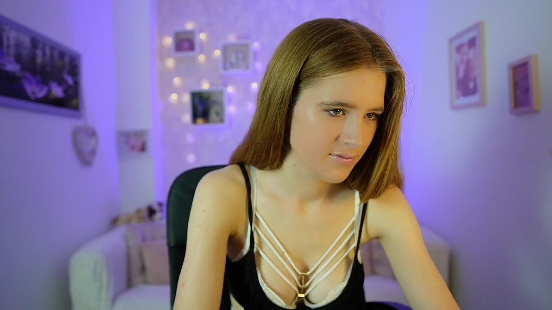 Gallery image thumbnail from Monika_Dee's myfreecams stream on, 06/28/2024, 13:54 image 1 of 20