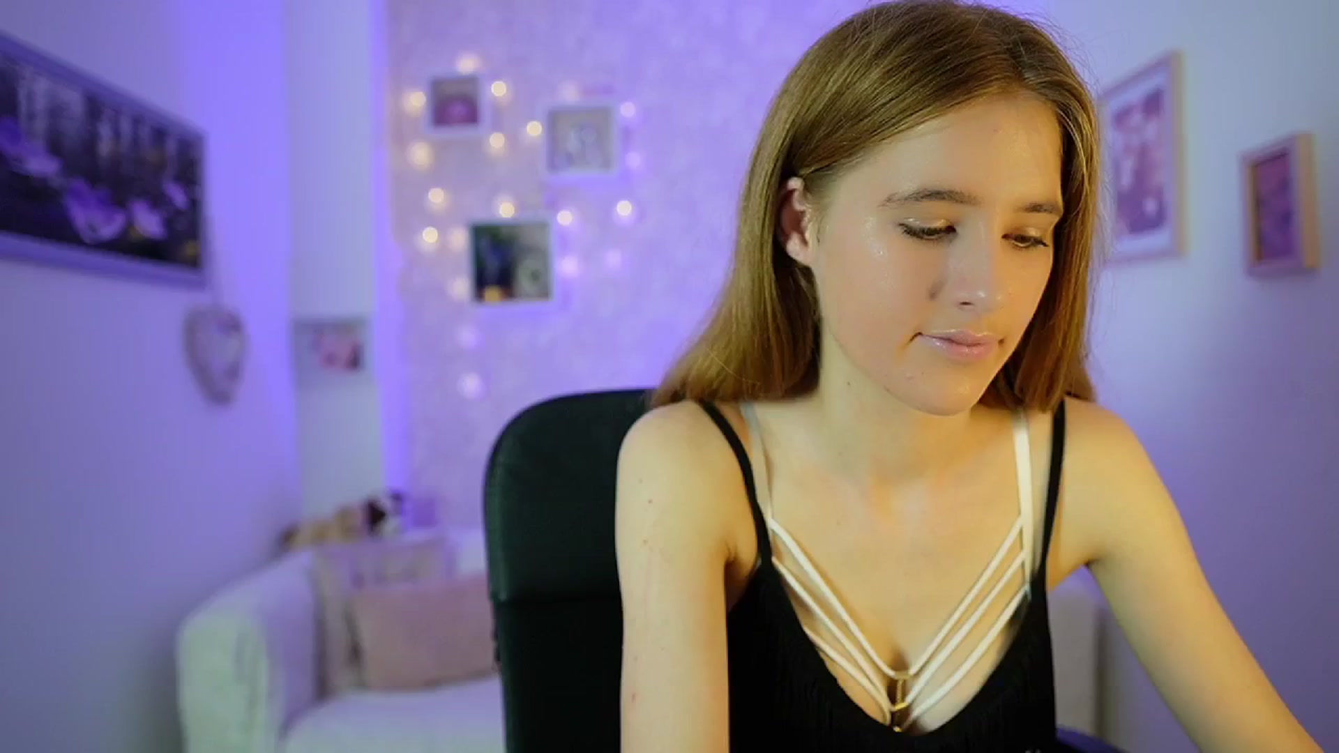 Gallery image thumbnail from Monika_Dee's myfreecams stream on, 06/28/2024, 15:01 image 20 of 20