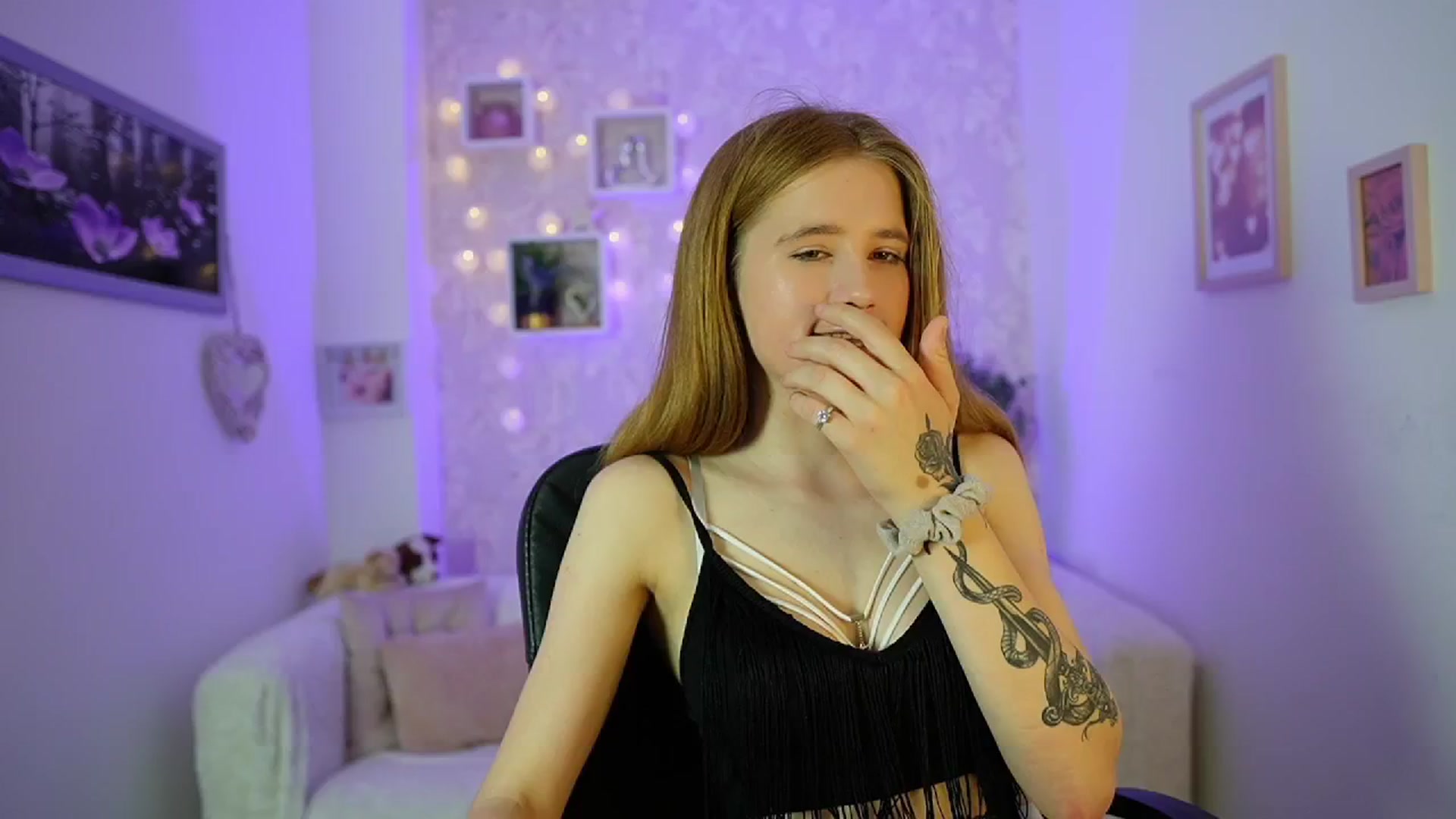 Gallery image thumbnail from Monika_Dee's myfreecams stream on, 06/28/2024, 15:01 image 19 of 20