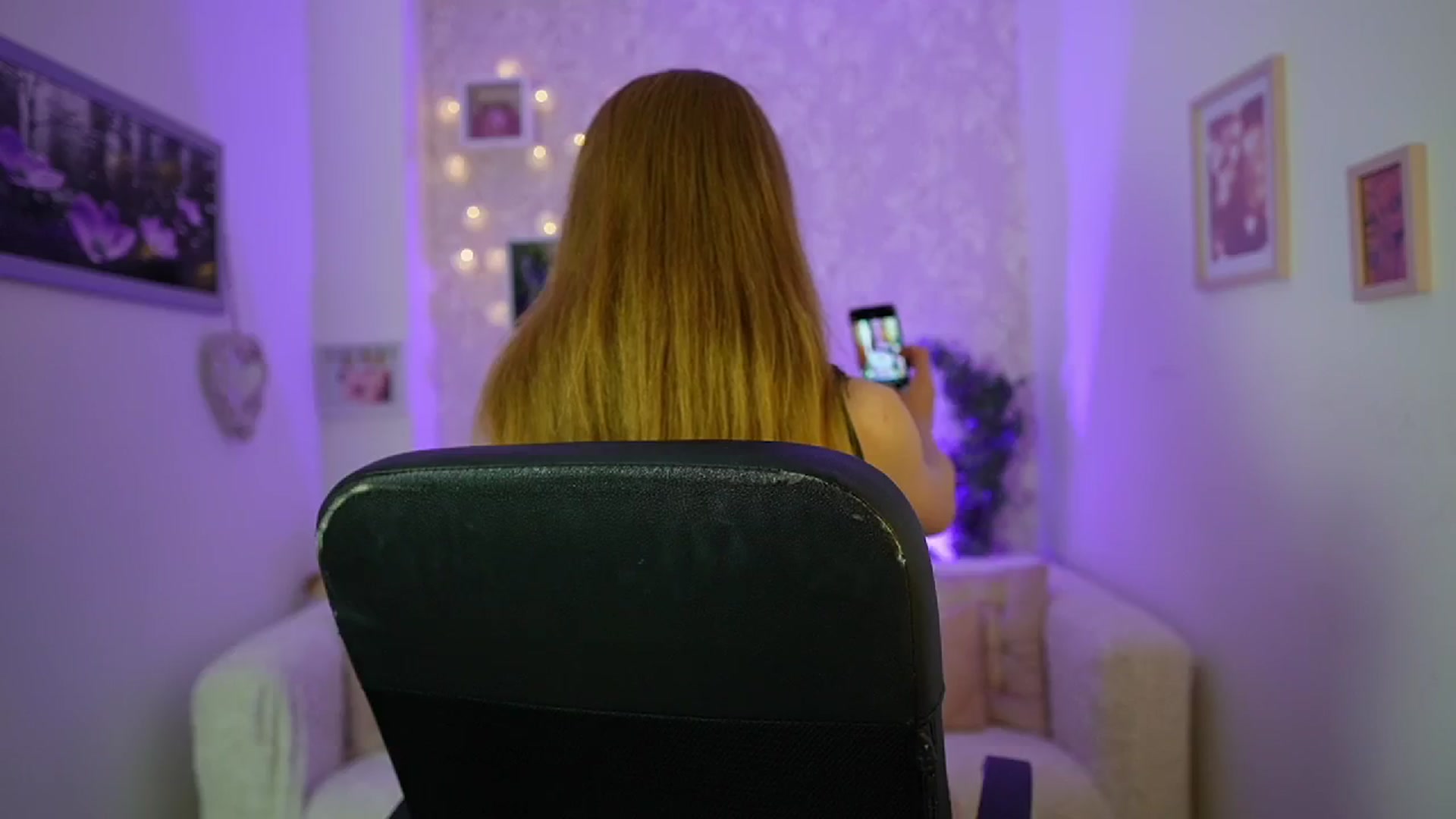 Gallery image thumbnail from Monika_Dee's myfreecams stream on, 06/28/2024, 15:01 image 15 of 20