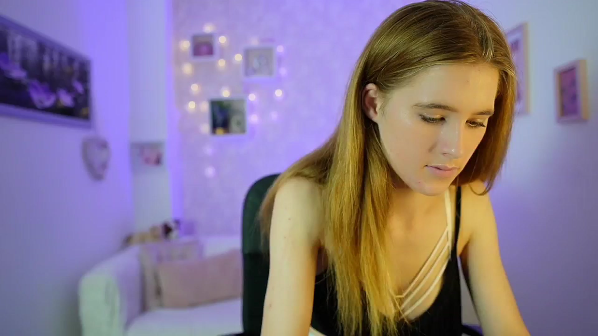 Gallery image thumbnail from Monika_Dee's myfreecams stream on, 06/28/2024, 15:56 image 12 of 20