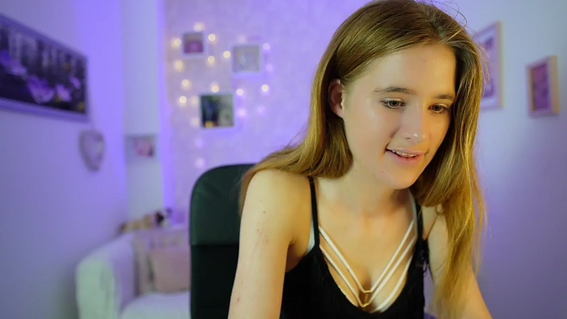 Gallery image thumbnail from Monika_Dee's myfreecams stream on, 06/28/2024, 17:06 image 16 of 20