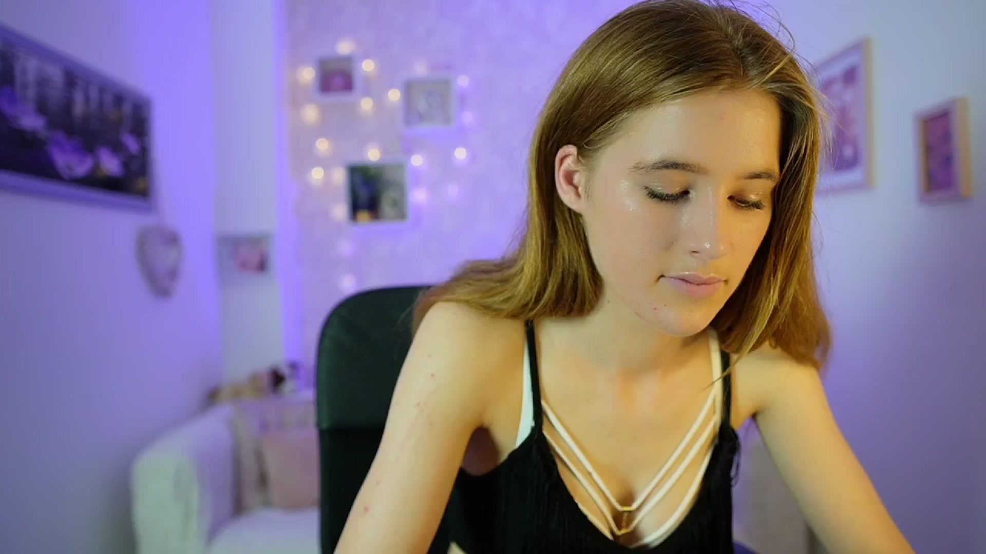 Gallery image thumbnail from Monika_Dee's myfreecams stream on, 06/28/2024, 17:06 image 14 of 20