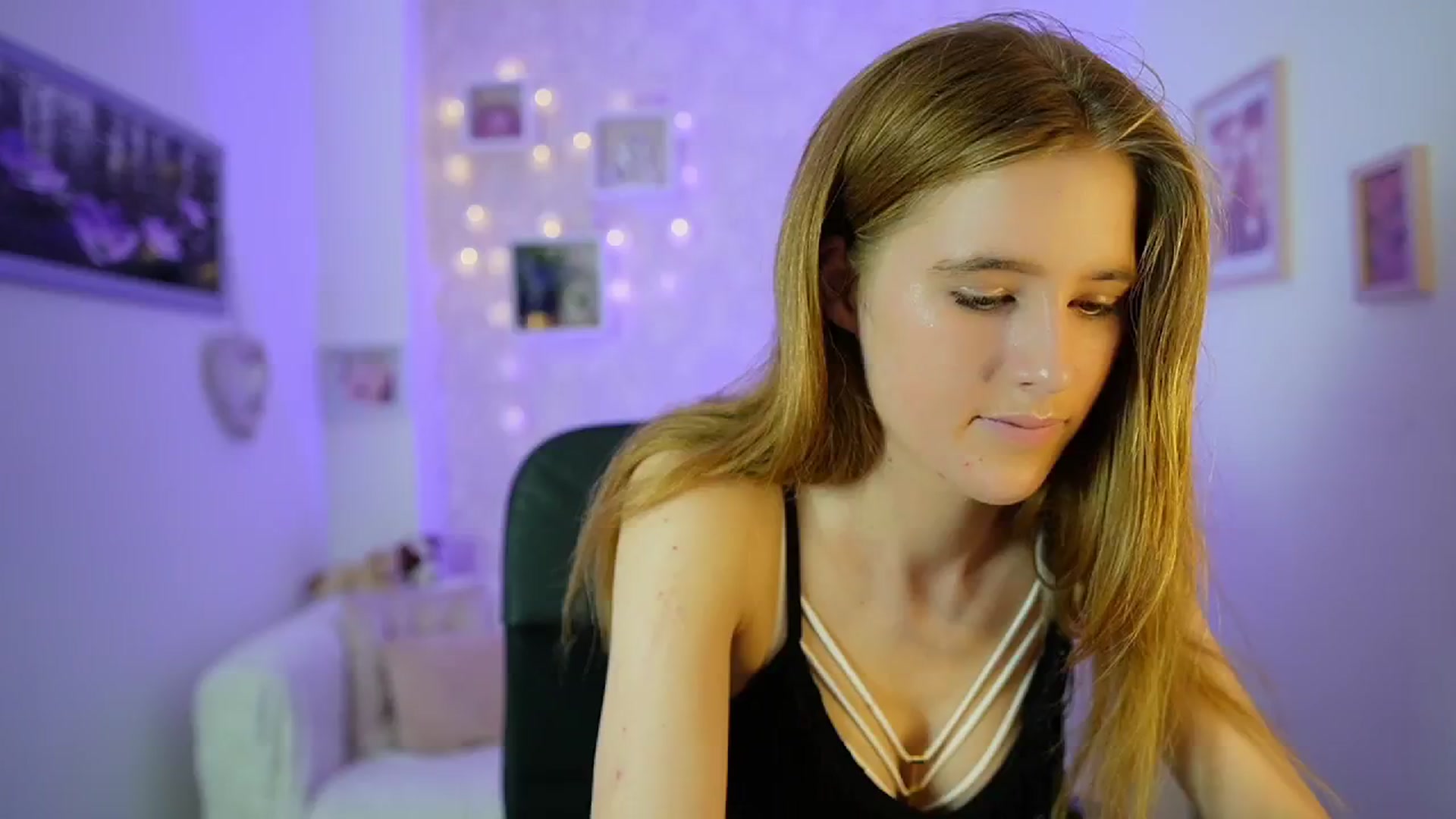 Gallery image thumbnail from Monika_Dee's myfreecams stream on, 06/28/2024, 17:06 image 20 of 20