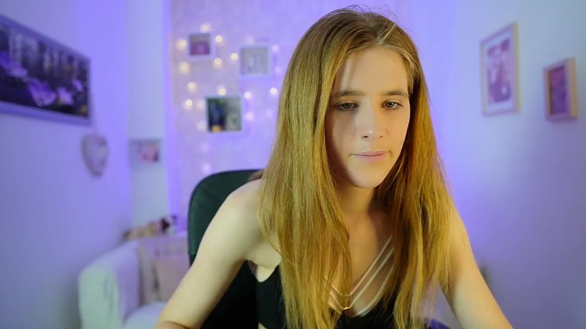 Gallery image thumbnail from Monika_Dee's myfreecams stream on, 06/28/2024, 17:06 image 8 of 20