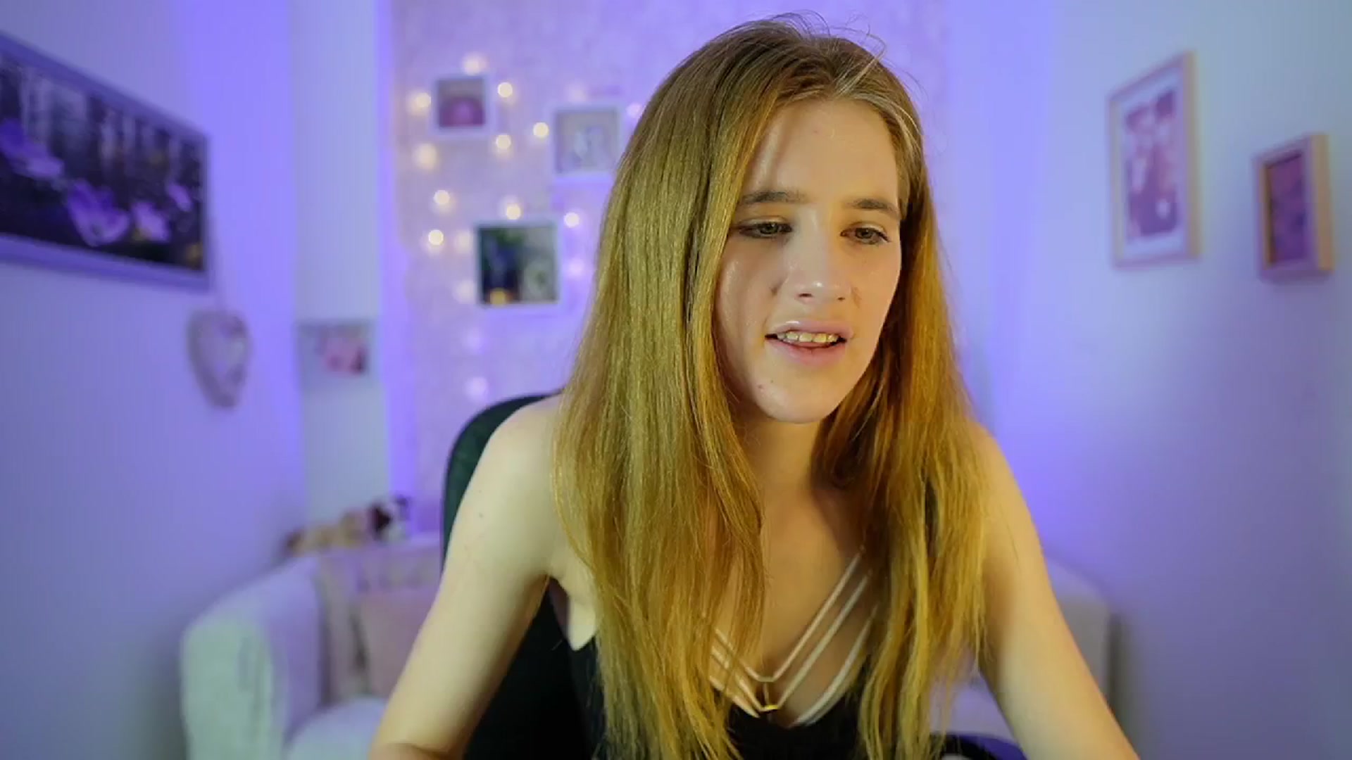 Gallery image thumbnail from Monika_Dee's myfreecams stream on, 06/28/2024, 17:06 image 9 of 20