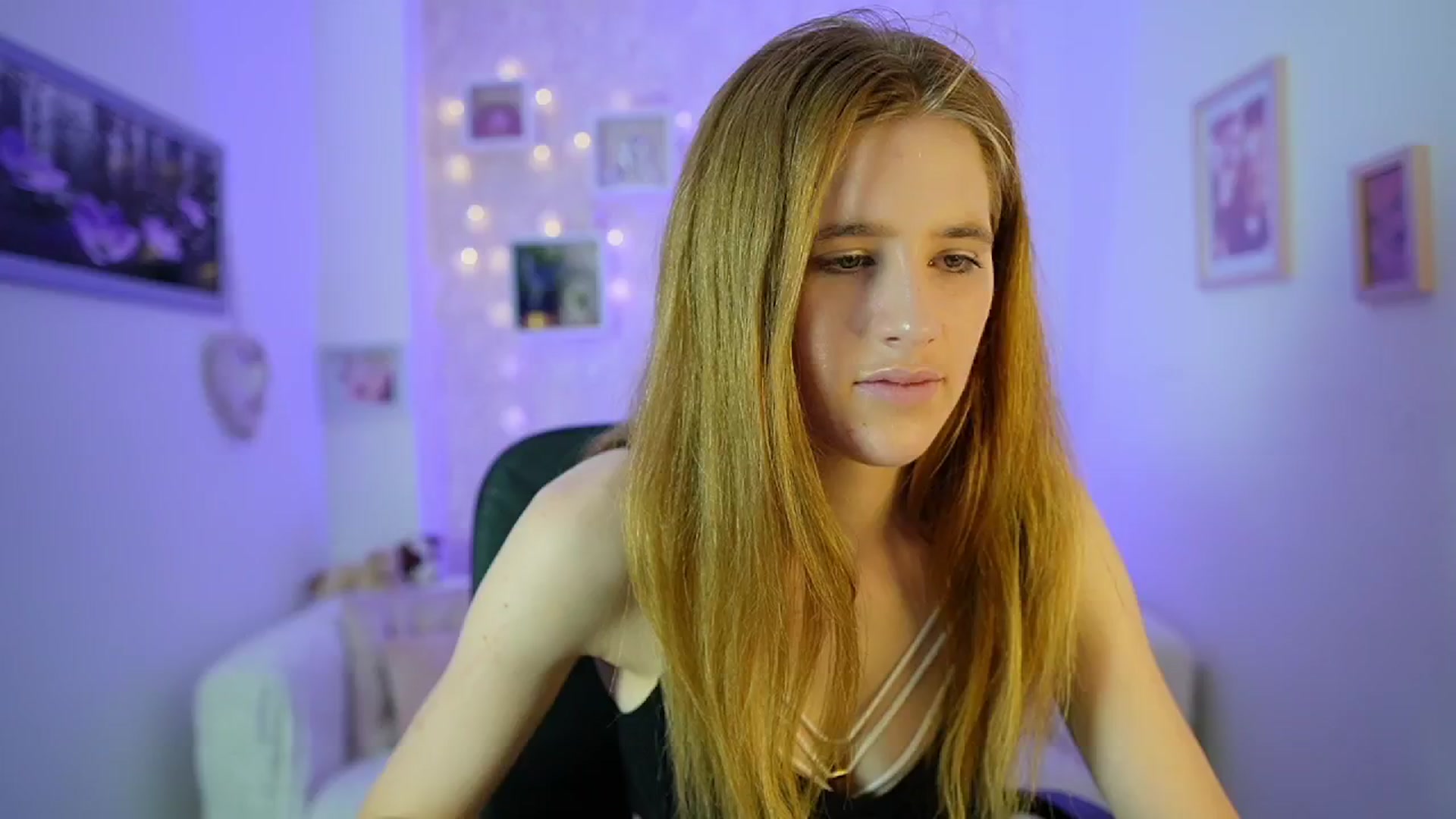 Gallery image thumbnail from Monika_Dee's myfreecams stream on, 06/28/2024, 17:06 image 10 of 20