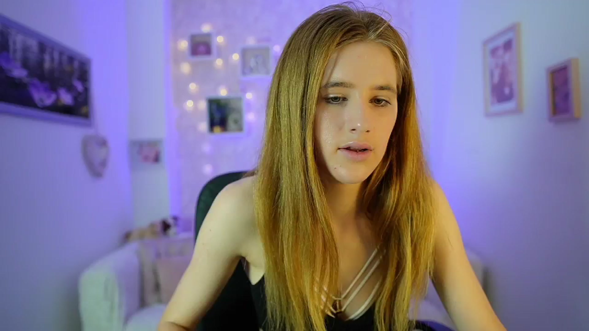Gallery image thumbnail from Monika_Dee's myfreecams stream on, 06/28/2024, 17:06 image 11 of 20