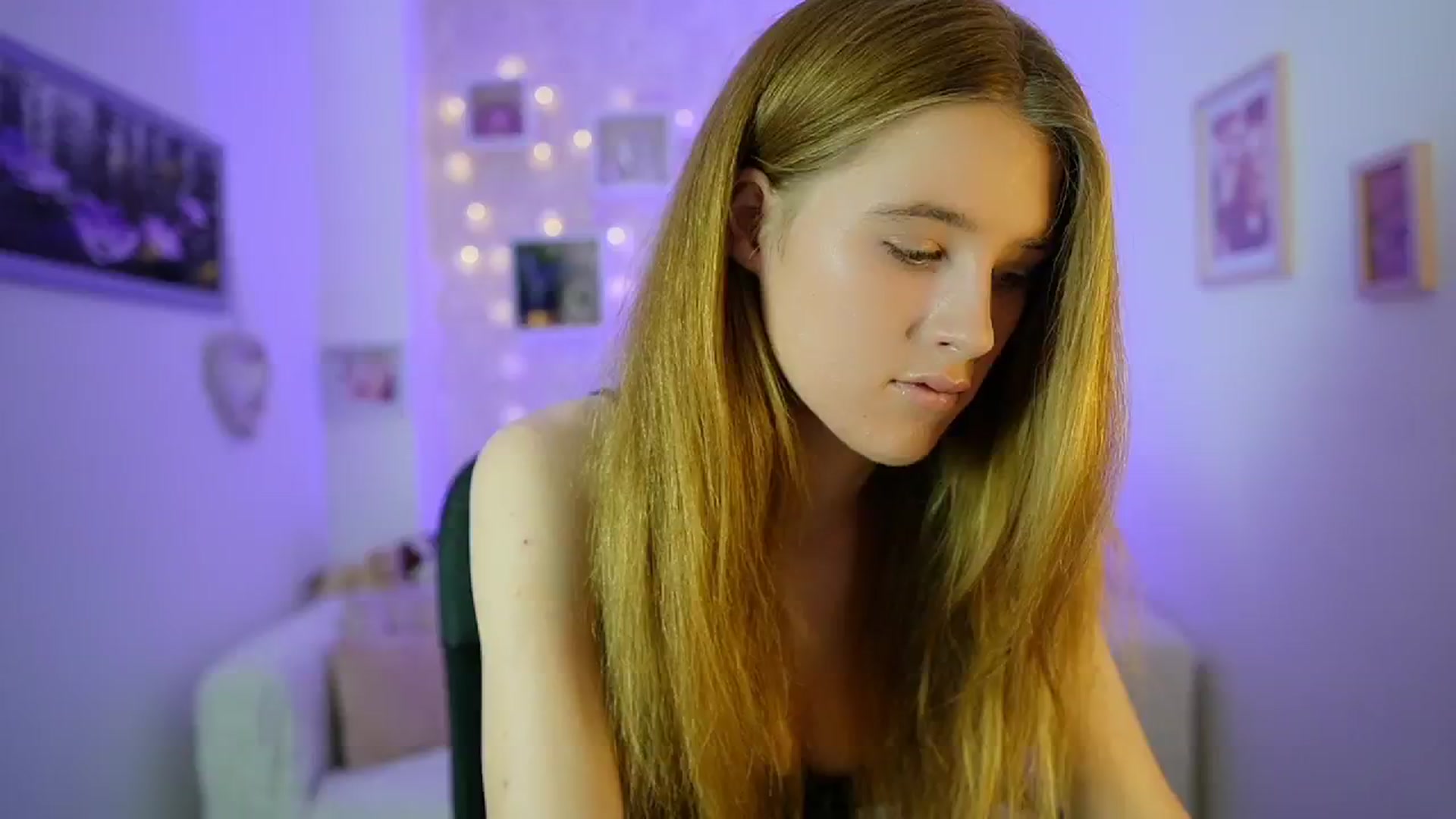 Gallery image thumbnail from Monika_Dee's myfreecams stream on, 07/01/2024, 12:50 image 11 of 20