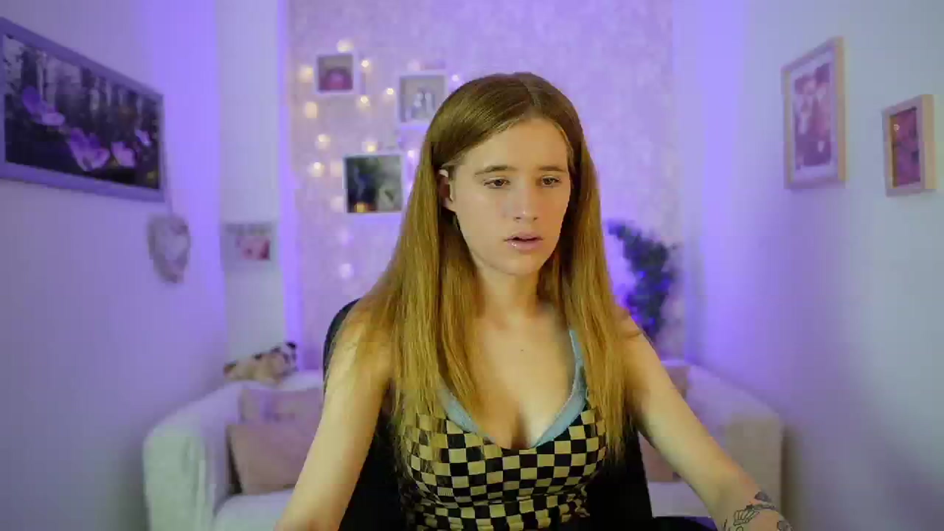 Gallery image thumbnail from Monika_Dee's myfreecams stream on, 07/03/2024, 12:45 image 16 of 20