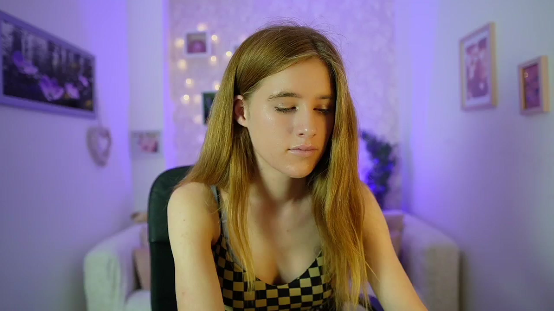 Gallery image thumbnail from Monika_Dee's myfreecams stream on, 07/03/2024, 14:28 image 16 of 20
