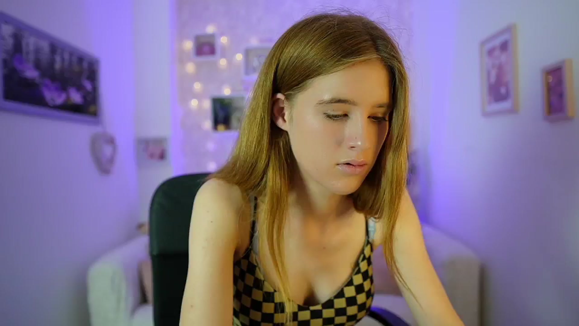 Gallery image thumbnail from Monika_Dee's myfreecams stream on, 07/03/2024, 14:28 image 10 of 20