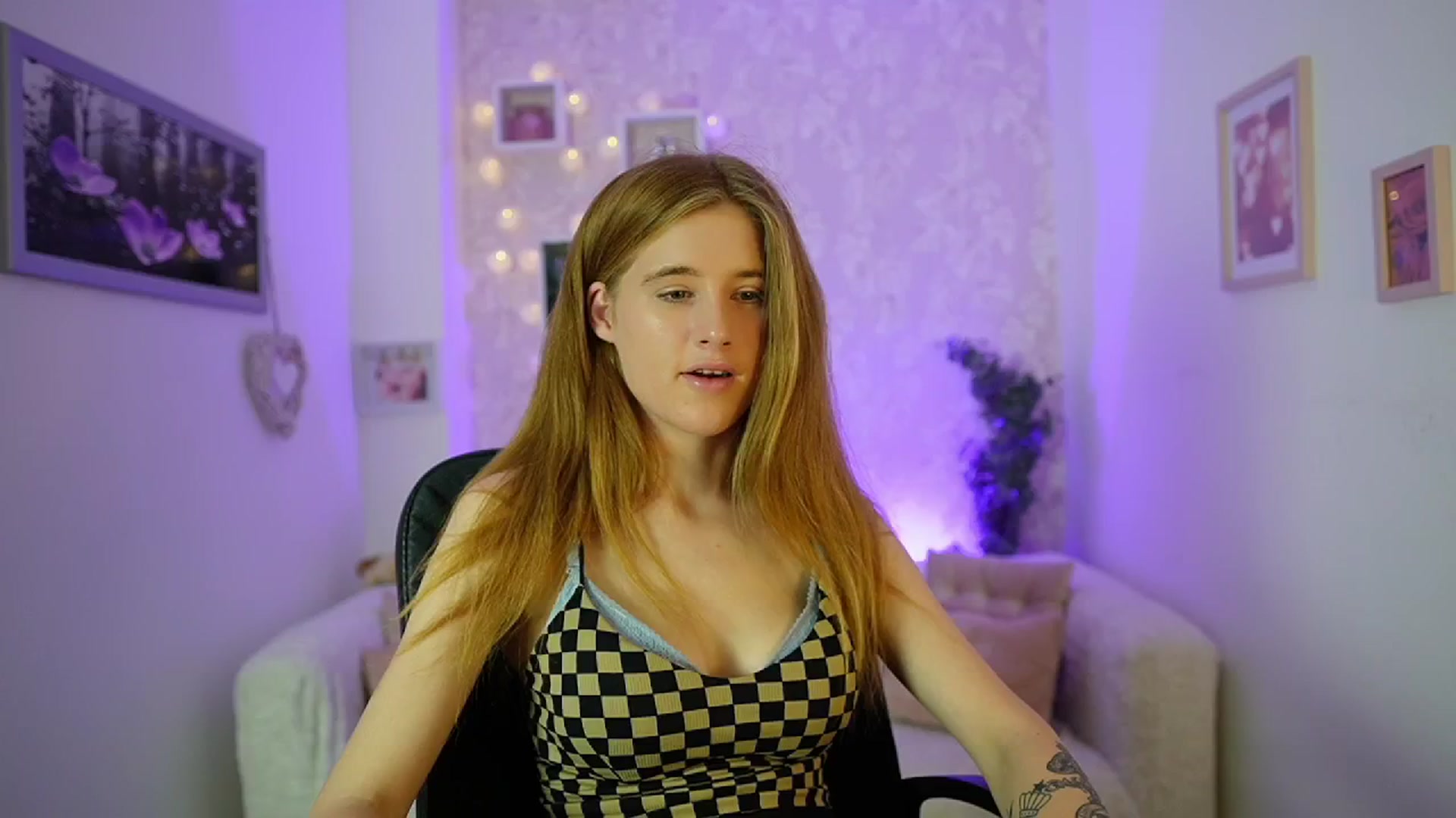 Gallery image thumbnail from Monika_Dee's myfreecams stream on, 07/03/2024, 16:53 image 13 of 20