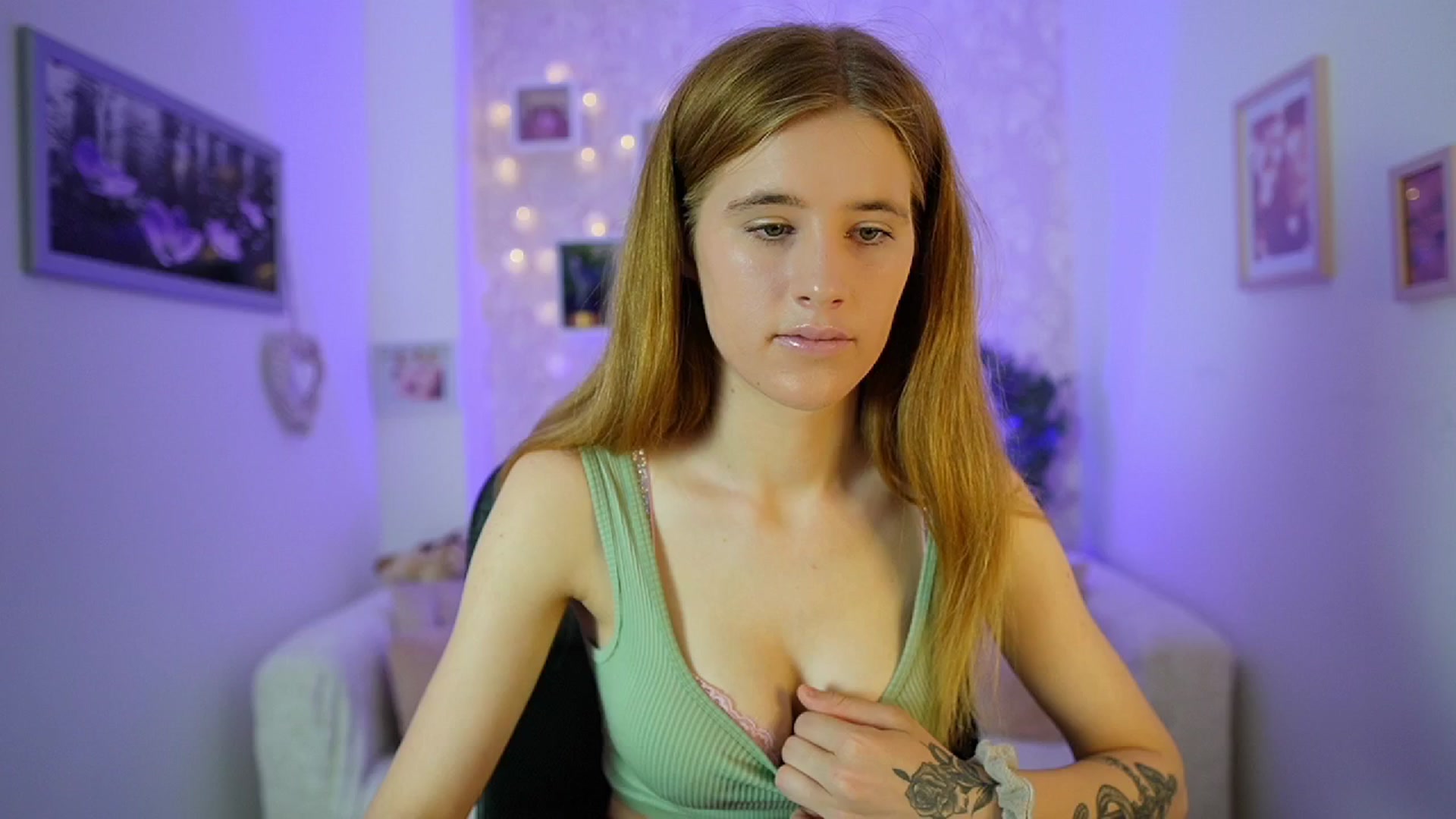 Gallery image thumbnail from Monika_Dee's myfreecams stream on, 07/04/2024, 13:24 image 14 of 20