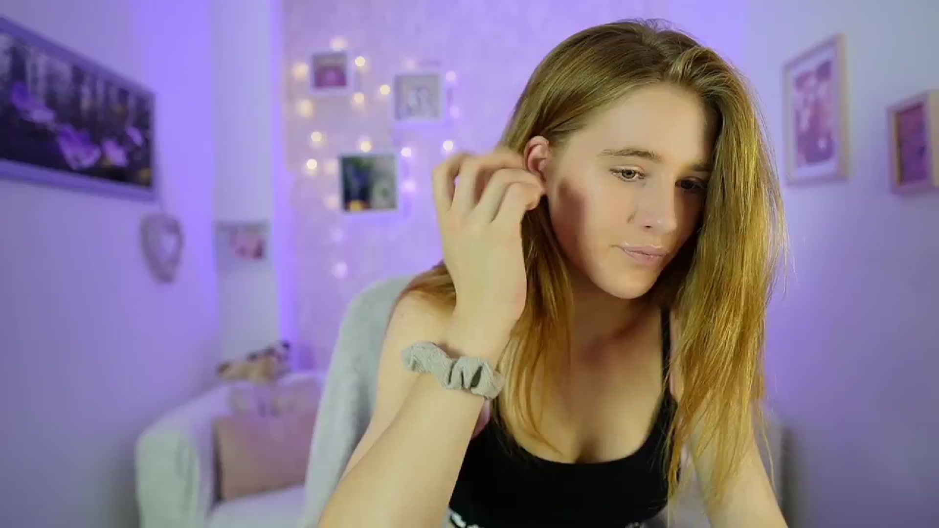 Gallery image thumbnail from Monika_Dee's myfreecams stream on, 07/09/2024, 17:02 image 15 of 20