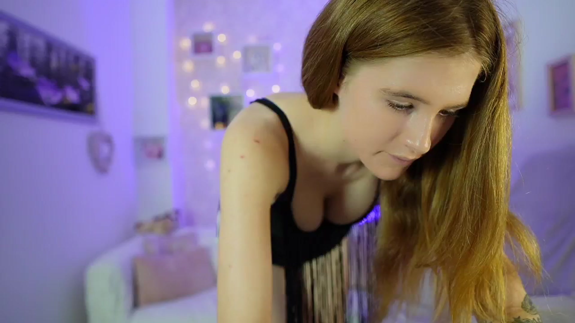 Gallery image thumbnail from Monika_Dee's myfreecams stream on, 07/10/2024, 14:00 image 15 of 20