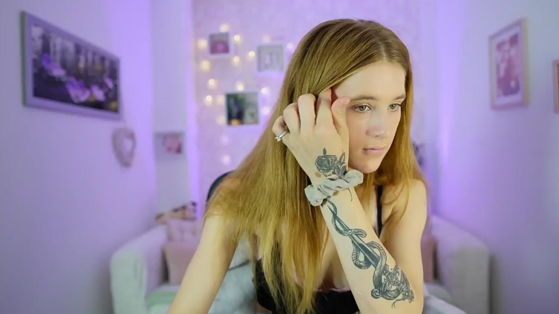 Gallery image thumbnail from Monika_Dee's myfreecams stream on, 07/16/2024, 13:49 image 17 of 20