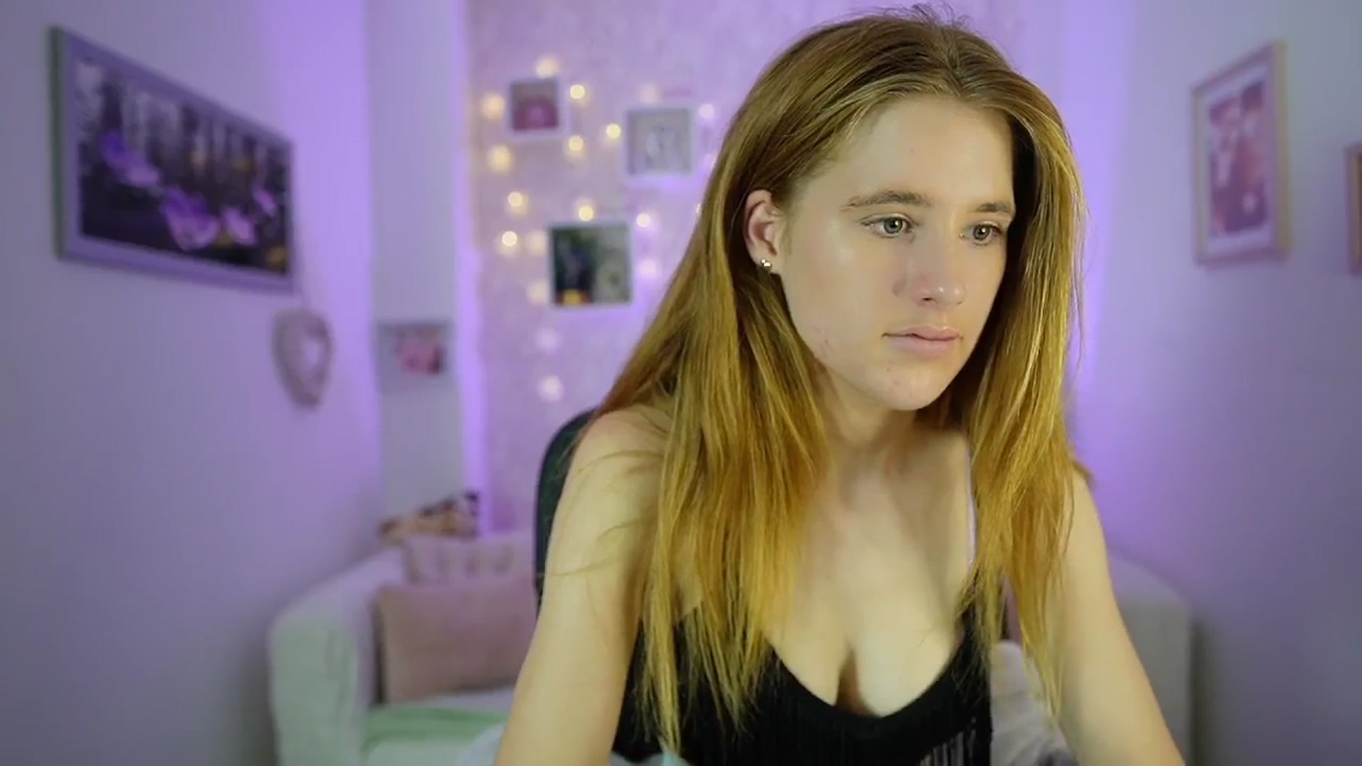 Gallery image thumbnail from Monika_Dee's myfreecams stream on, 07/16/2024, 17:02 image 4 of 20