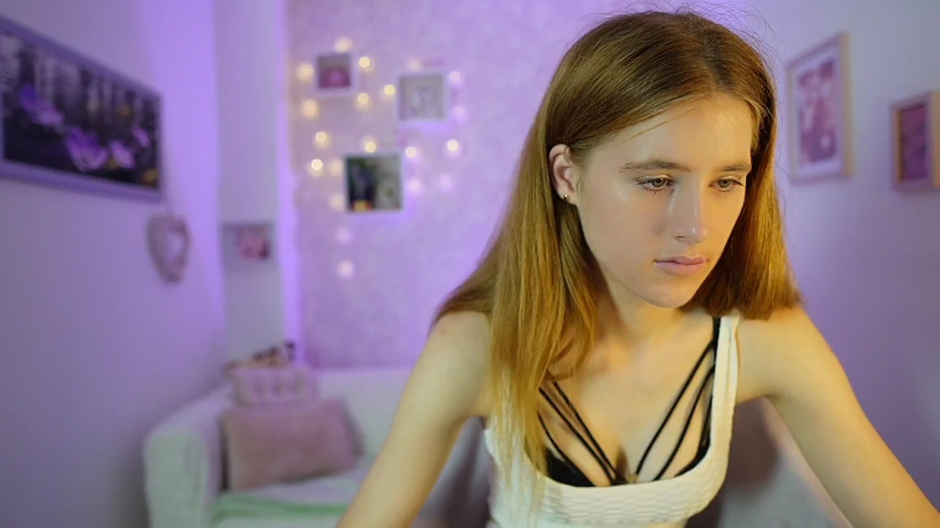 Gallery image thumbnail from Monika_Dee's myfreecams stream on, 07/17/2024, 16:17 image 8 of 20