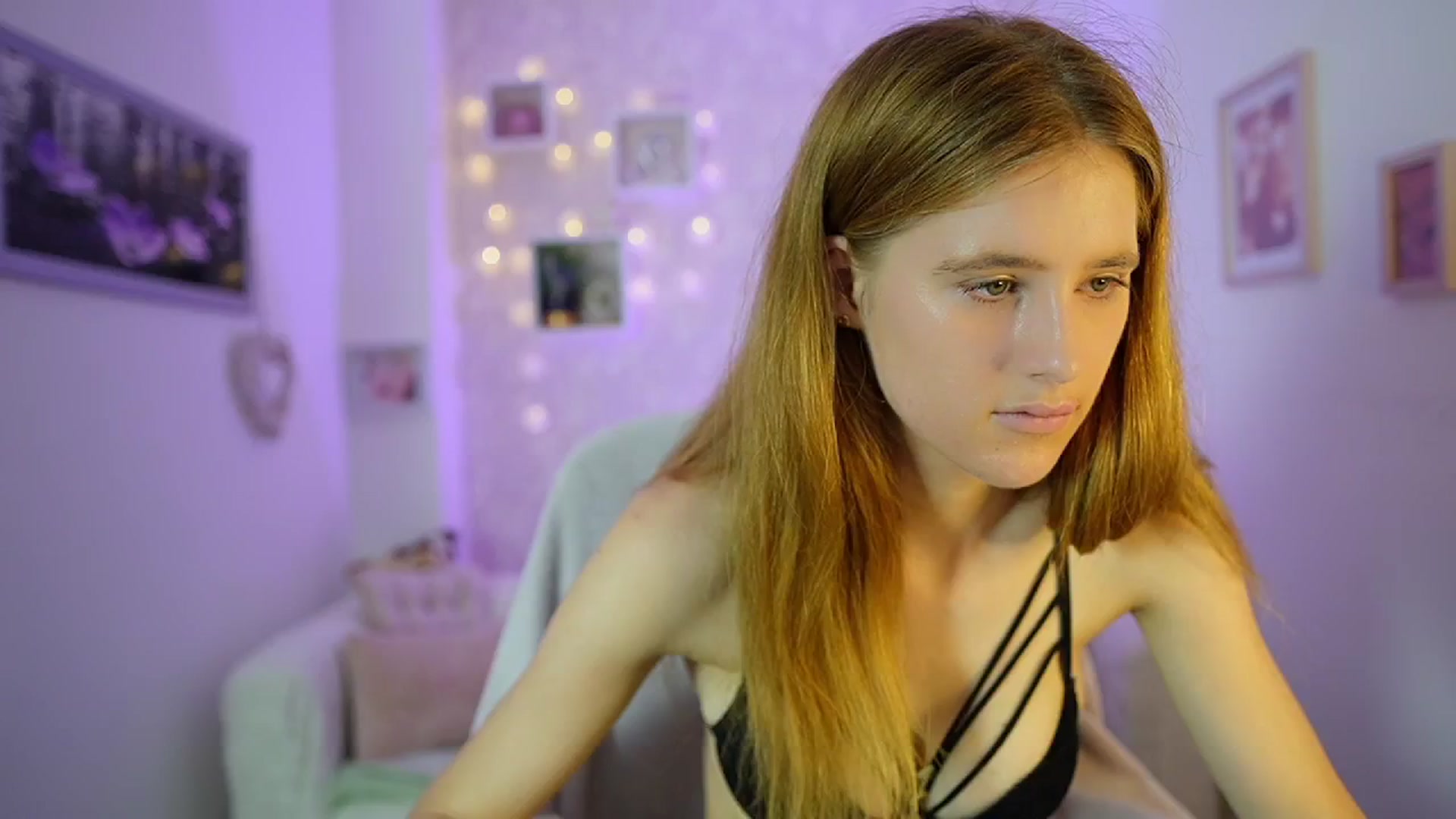 Gallery image thumbnail from Monika_Dee's myfreecams stream on, 07/17/2024, 16:59 image 18 of 20