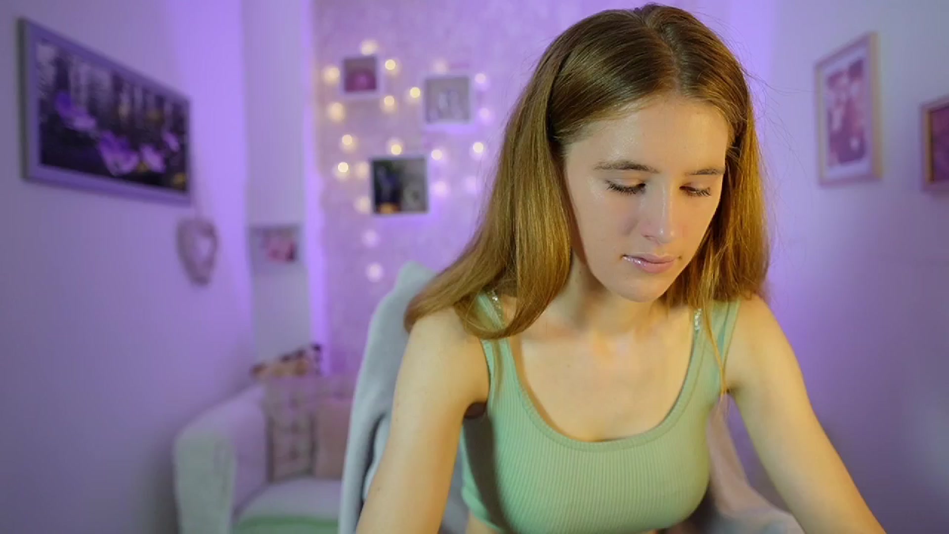 Gallery image thumbnail from Monika_Dee's myfreecams stream on, 07/18/2024, 13:23 image 1 of 20