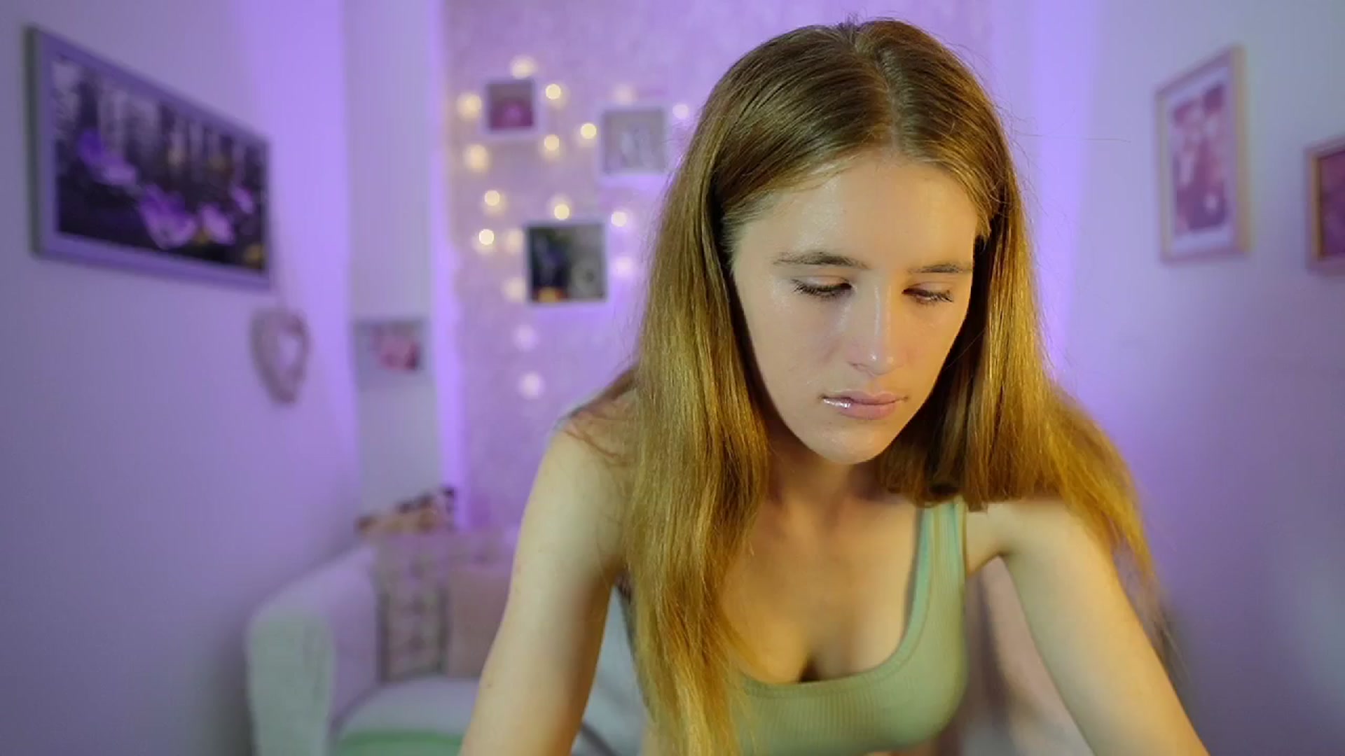 Gallery image thumbnail from Monika_Dee's myfreecams stream on, 07/18/2024, 13:23 image 15 of 20