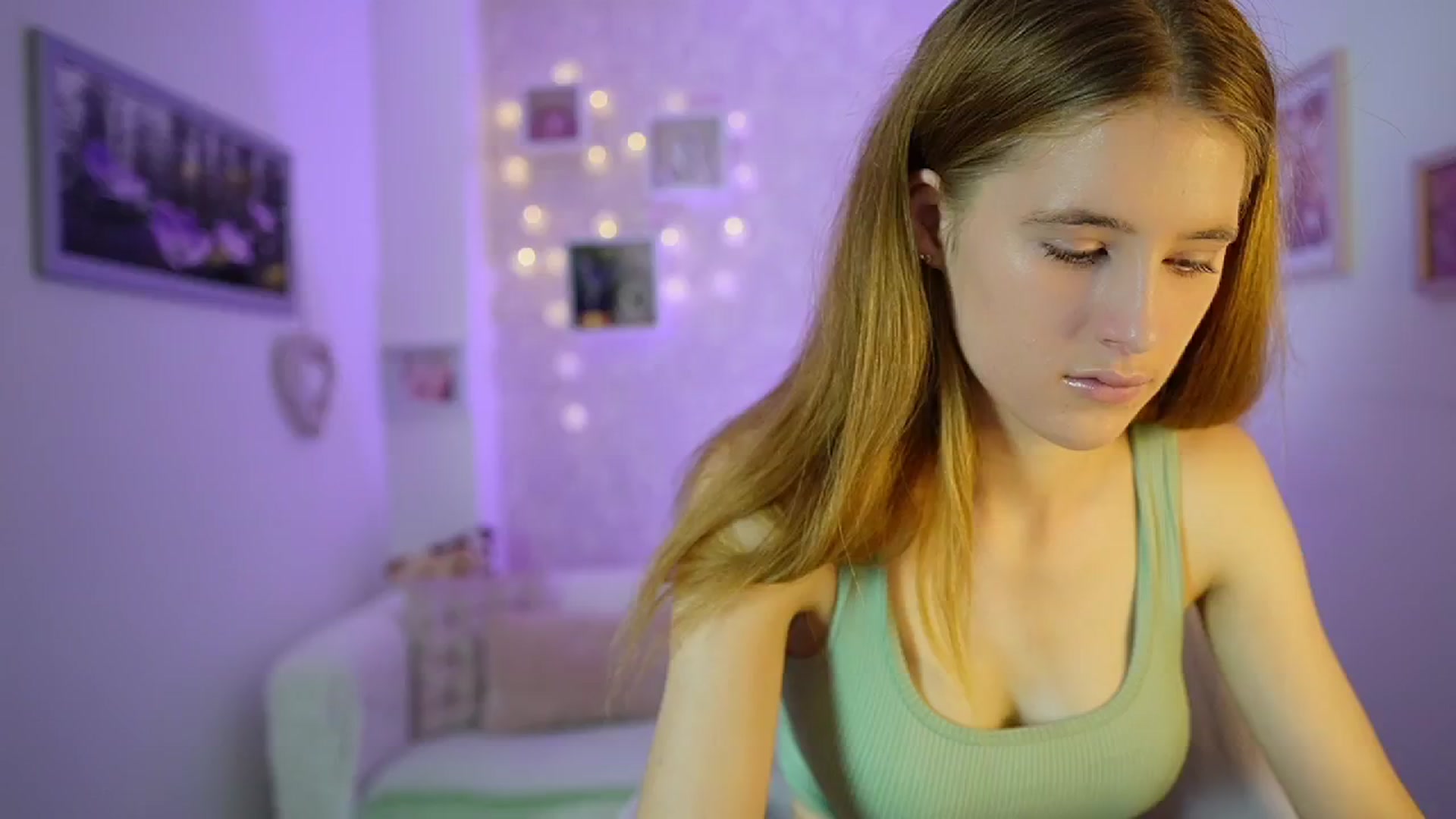 Gallery image thumbnail from Monika_Dee's myfreecams stream on, 07/18/2024, 13:23 image 11 of 20
