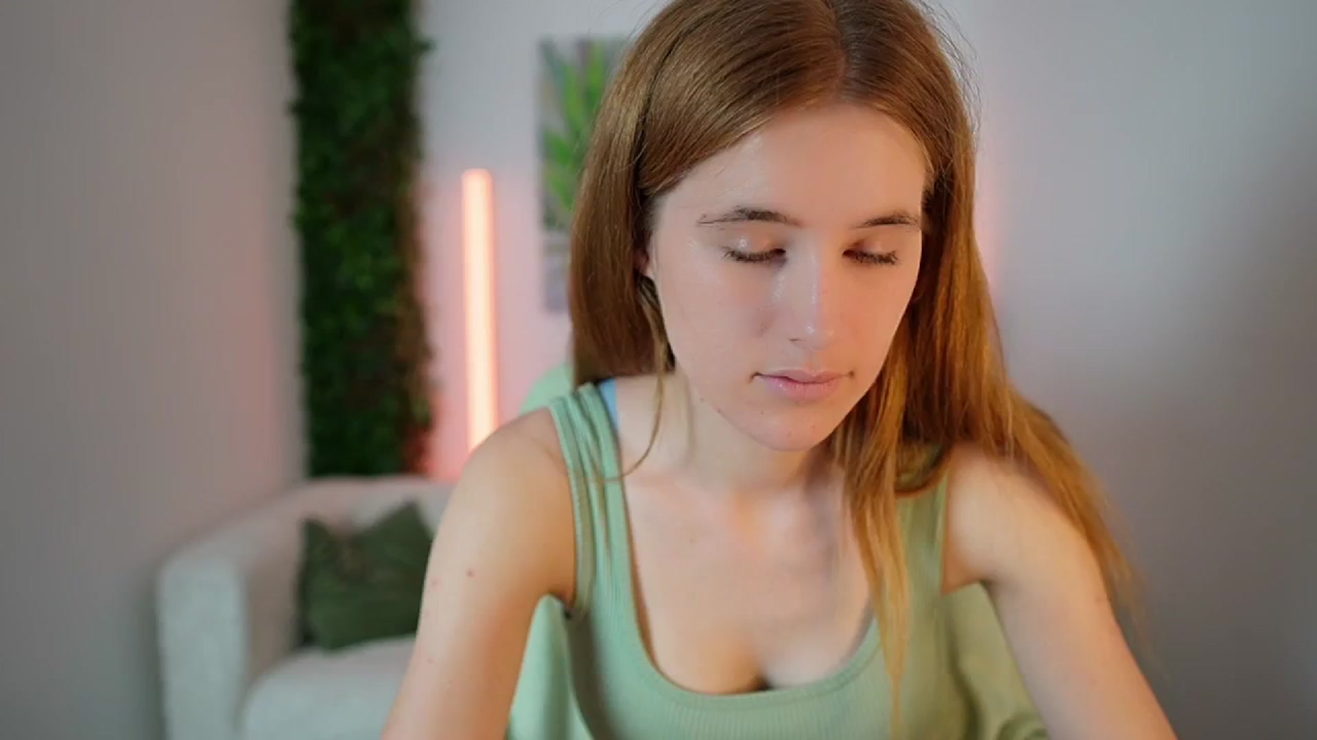 Gallery image thumbnail from Monika_Dee's myfreecams stream on, 07/29/2024, 13:31 image 10 of 20