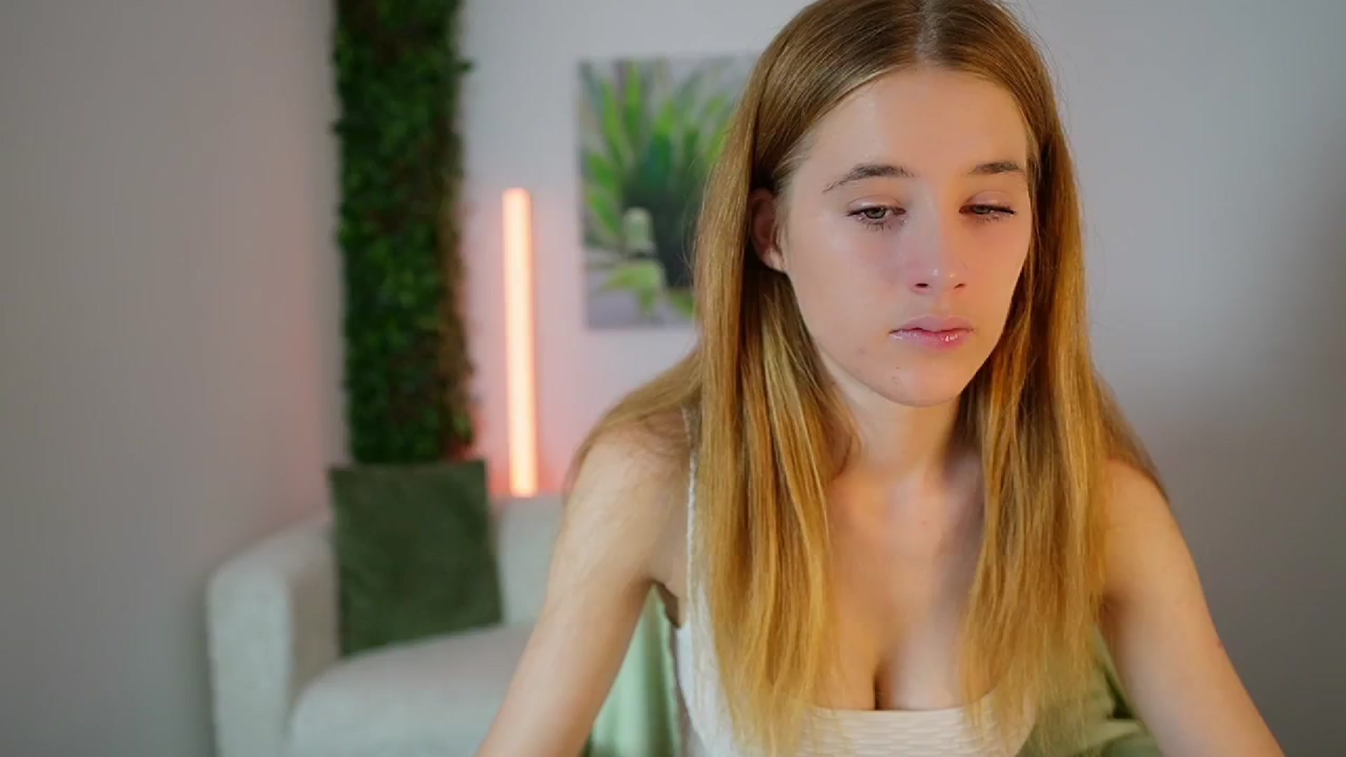 Gallery image thumbnail from Monika_Dee's myfreecams stream on, 08/12/2024, 12:41 image 6 of 20